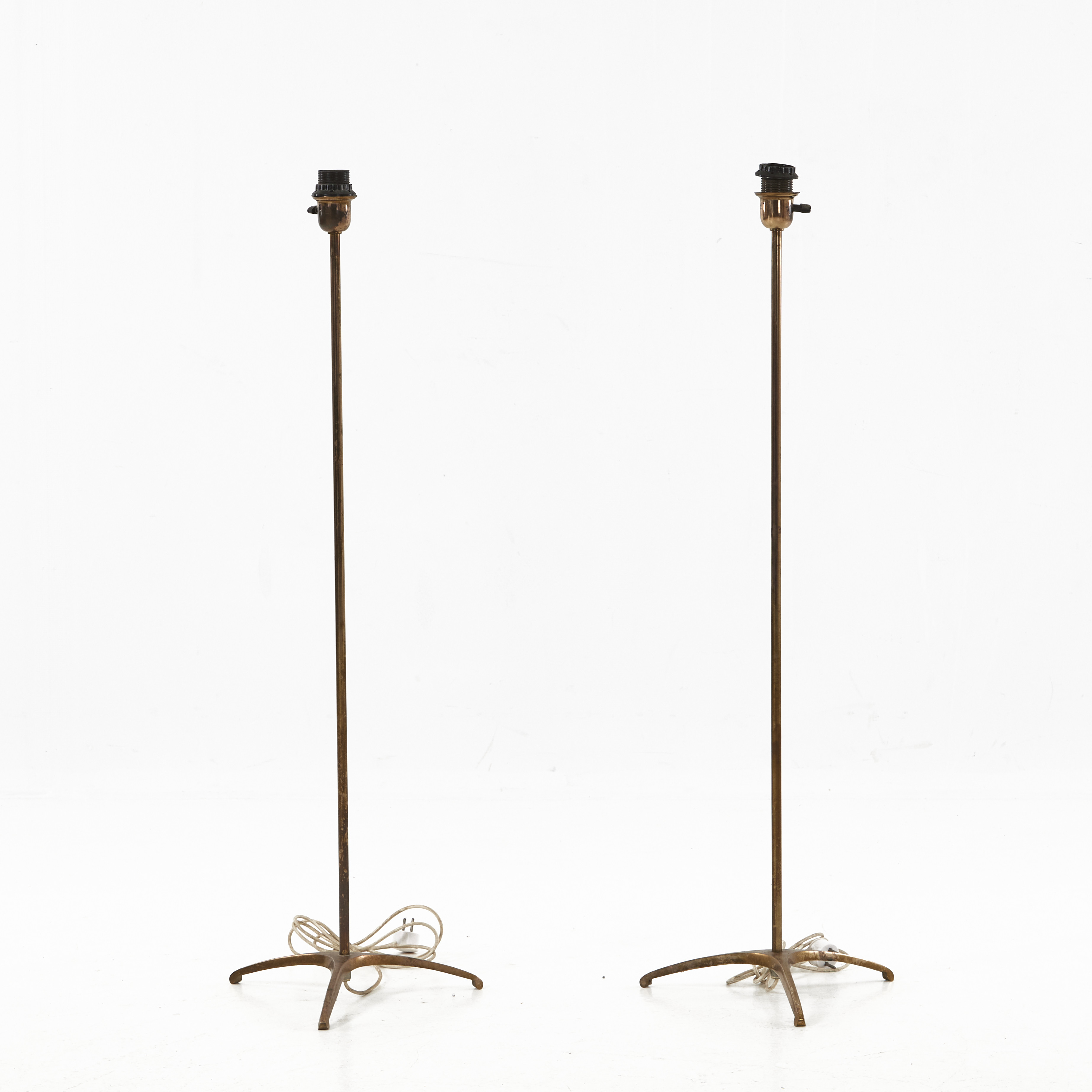 CEBE / ASEA BELYSNING, golvlampor 1 par, modell E1826, märkta CEBE (Elektriska AB Chr. Bergh & Co).