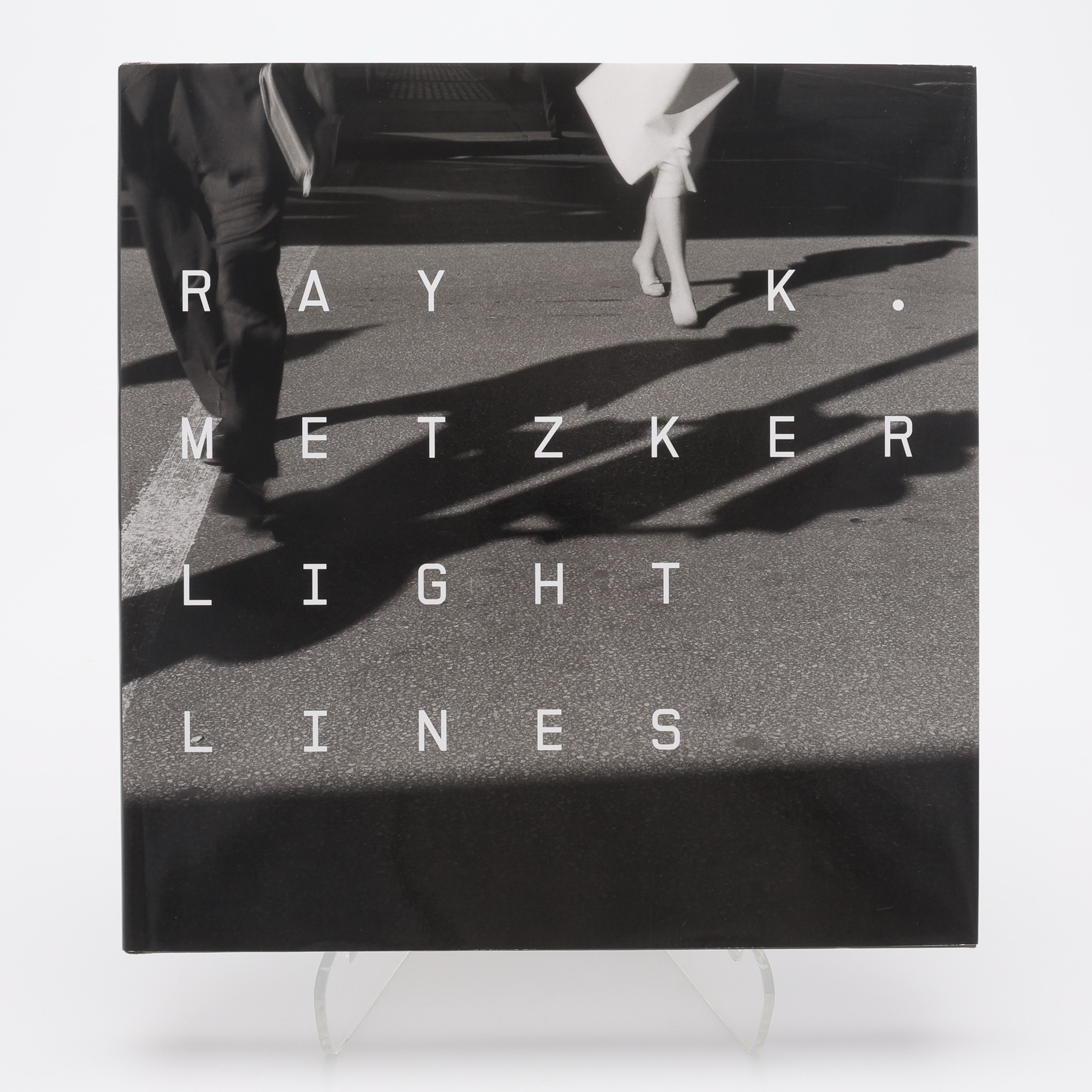 FOTO. DEN AMERIKANSKE FOTOGRAFEN RAY K. METZKERS "LIGHT LINES" I FÖRSTA UPPLAGAN, 2008.