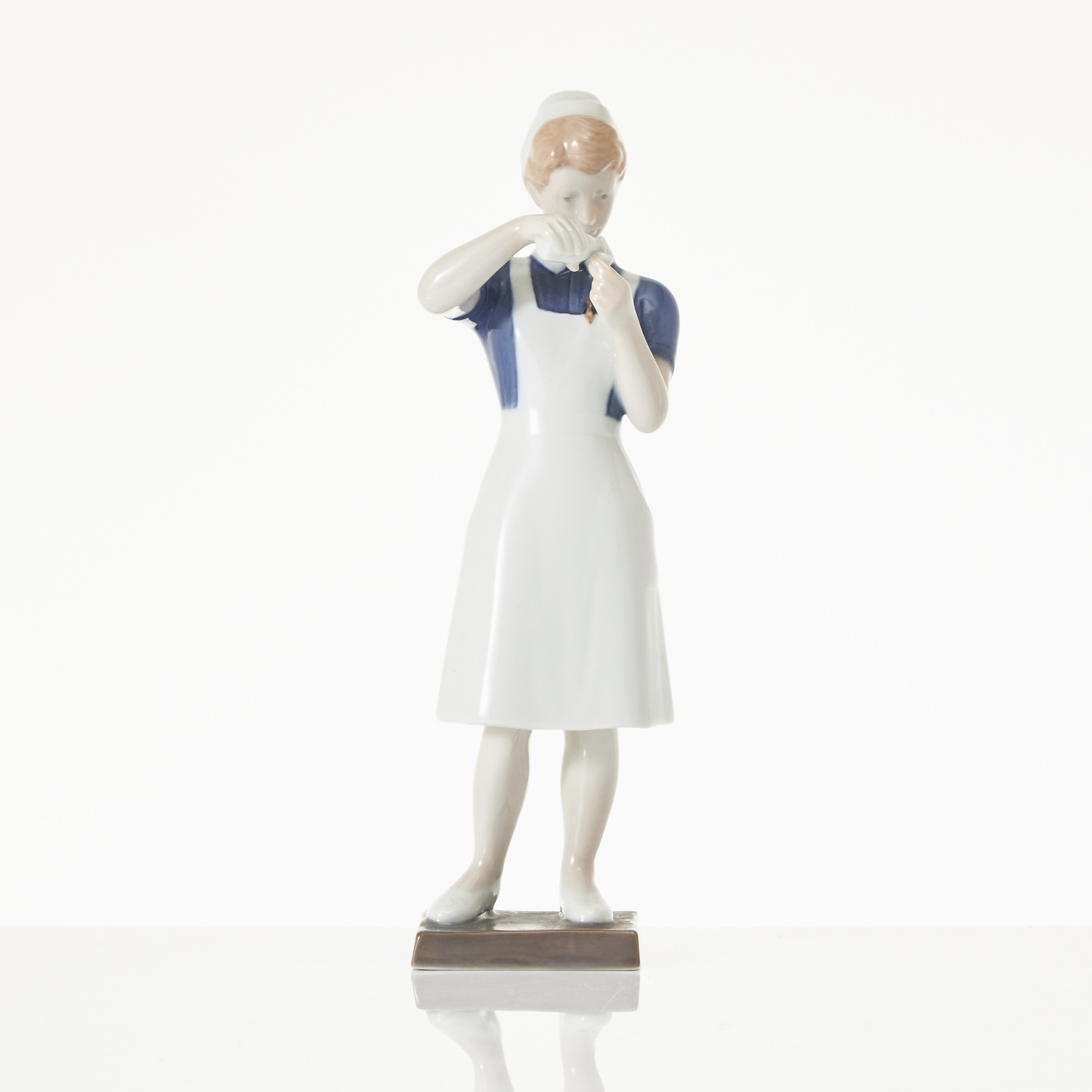 BING & GRÖNDAHL, figurin, porslin. Sjuksköterska, nr 2226.
