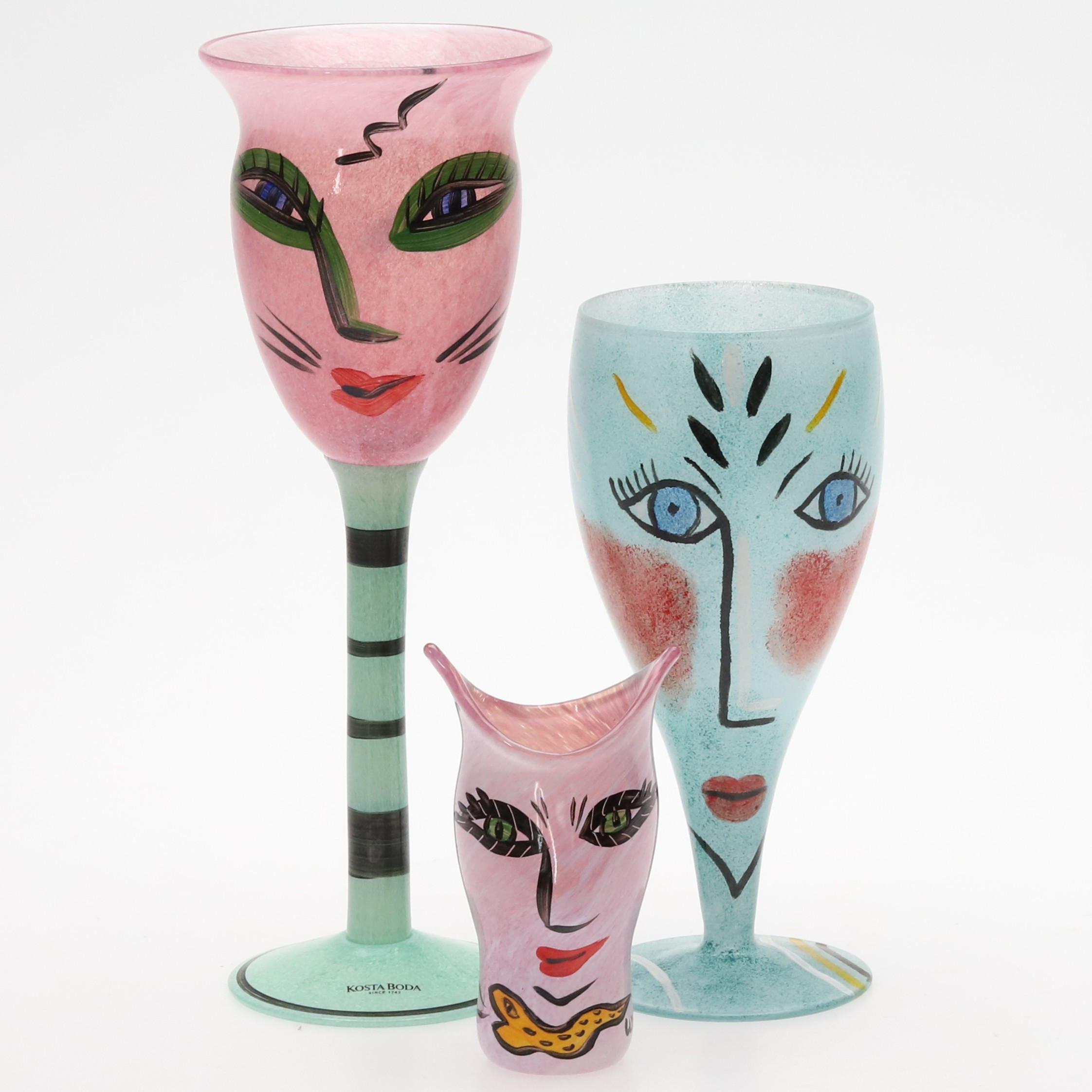 ULRICA HYDMAN-VALLIEN & BRITTA MÅRDS. konstglas, 3 delar.