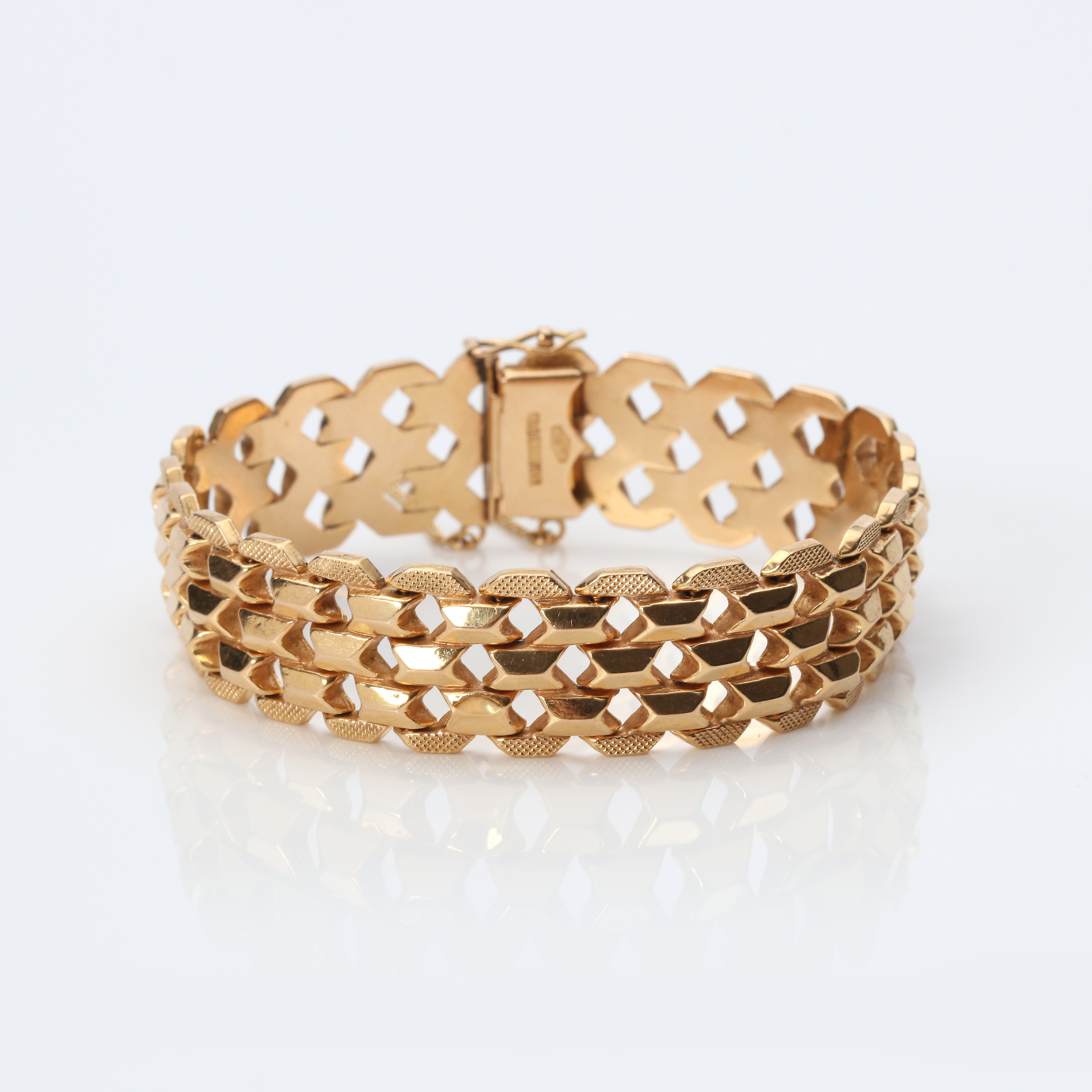 ARMBAND. 18k guld, Vicenza, Italien, vikt ca 25,7 gram.