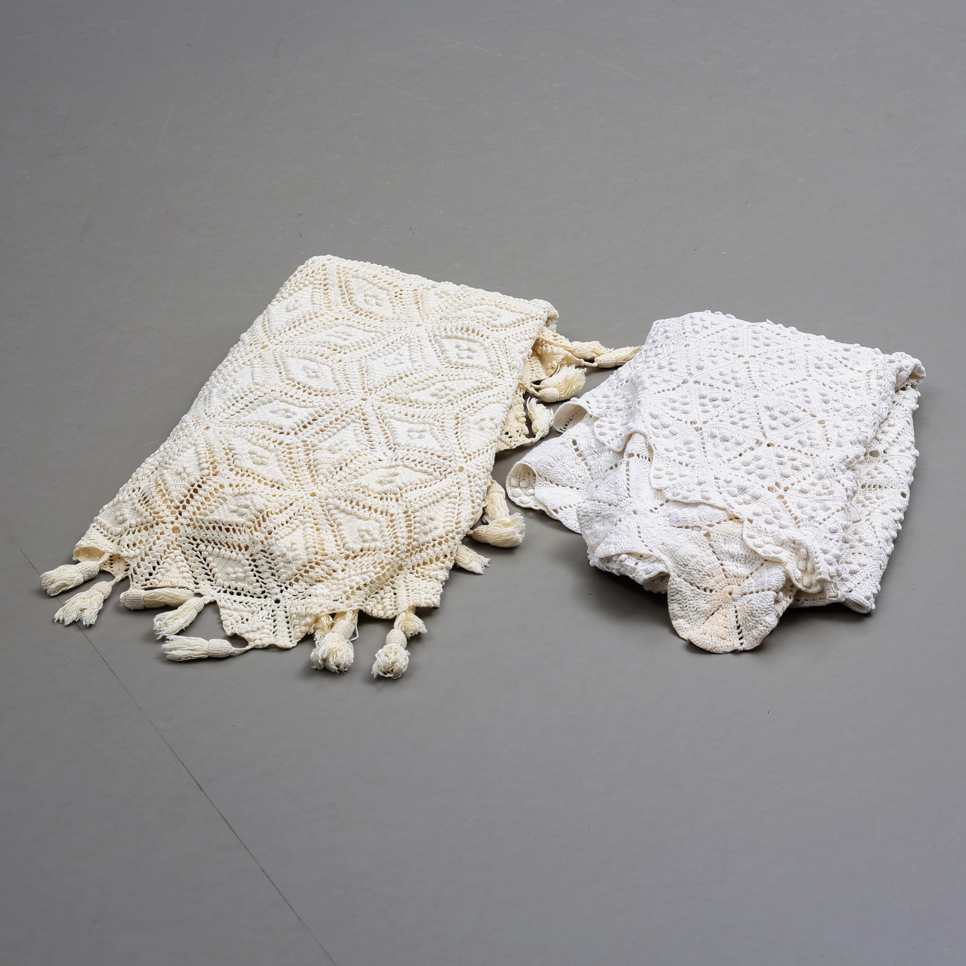 VIRKADE ÖVERKAST, 2 st, bomullsgarn.