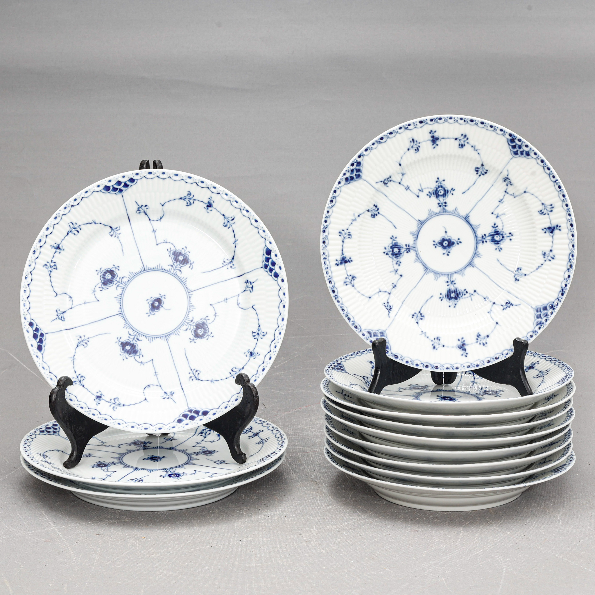 MATTALLRIKAR, Musselmalet, Royal Copenhagen, 12 stycken, modell 571/627.