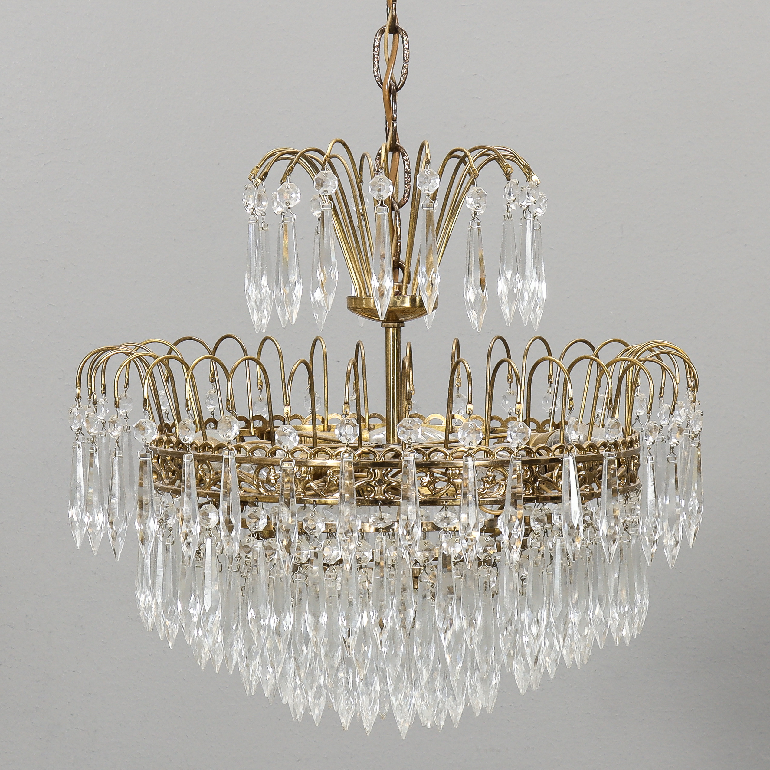 TAKLAMPA med prismor.