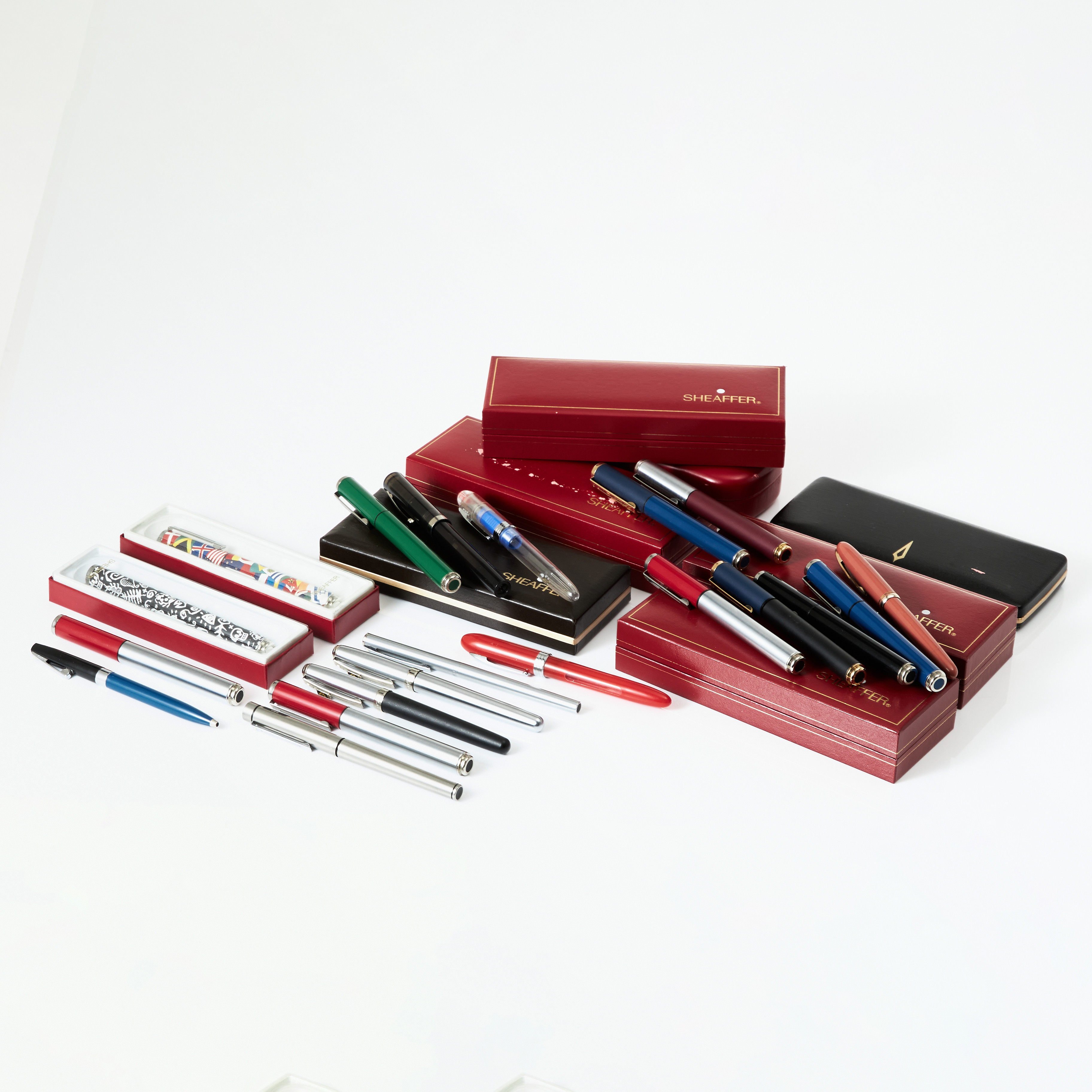 SHEAFFER, reservoarpennor och kulspetspenna mm, 31 st, varierande ålder och modeller, USA.