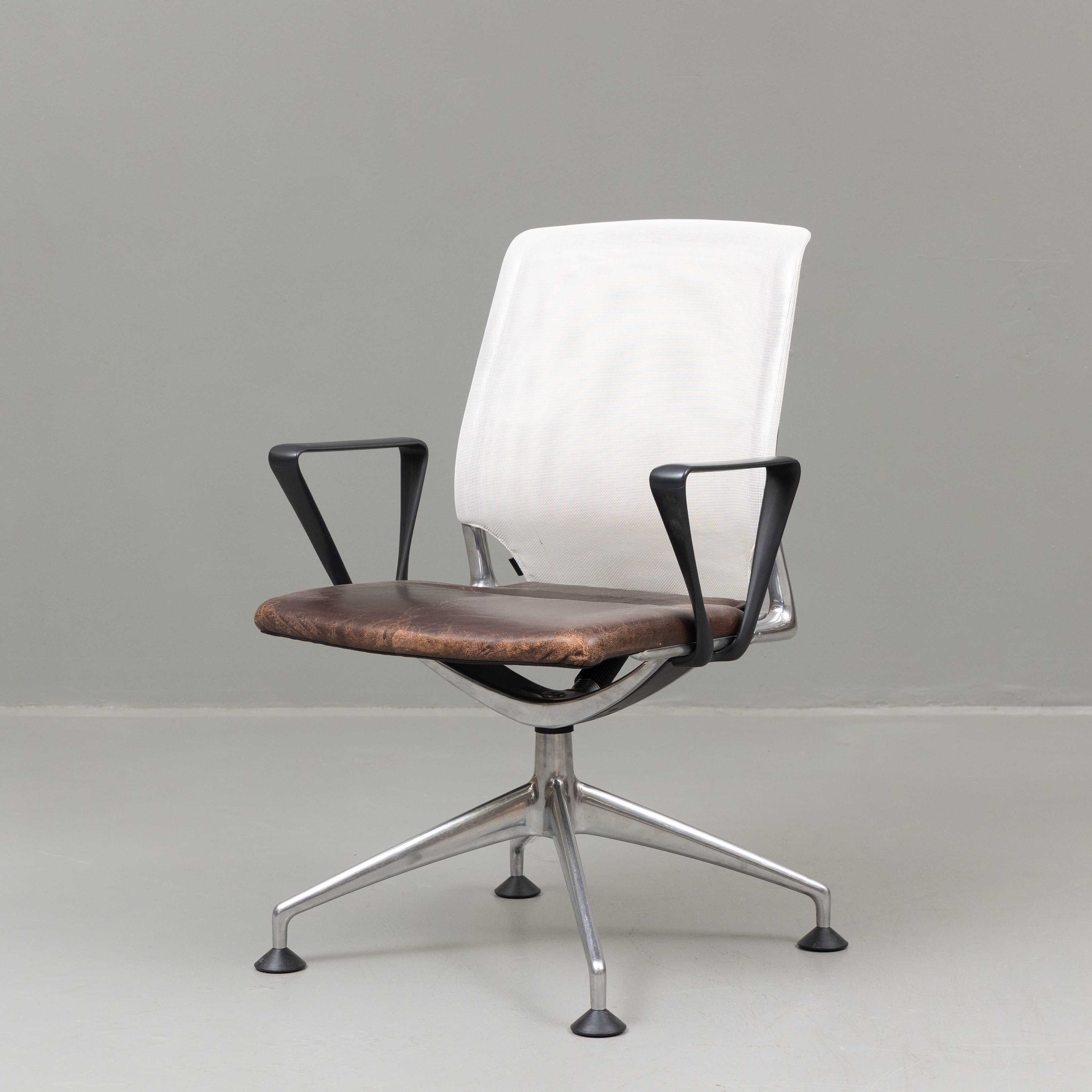 ALBERTO MEDA. "Meda Conference chair", kontorsstol, för Vitra, urspungligen formgiven 1998.