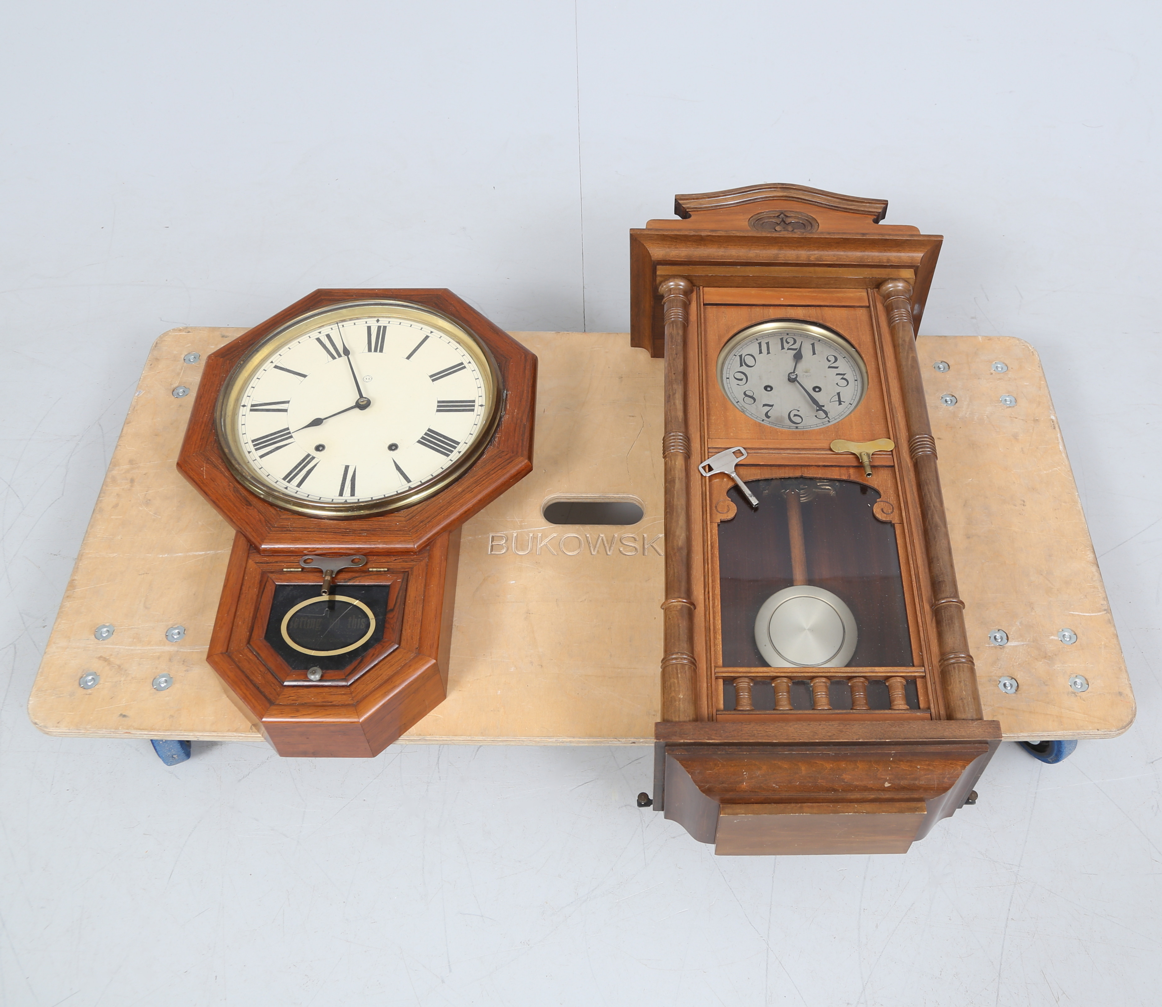 VÄGGUR, 2 st, tidigt 1900-tal.