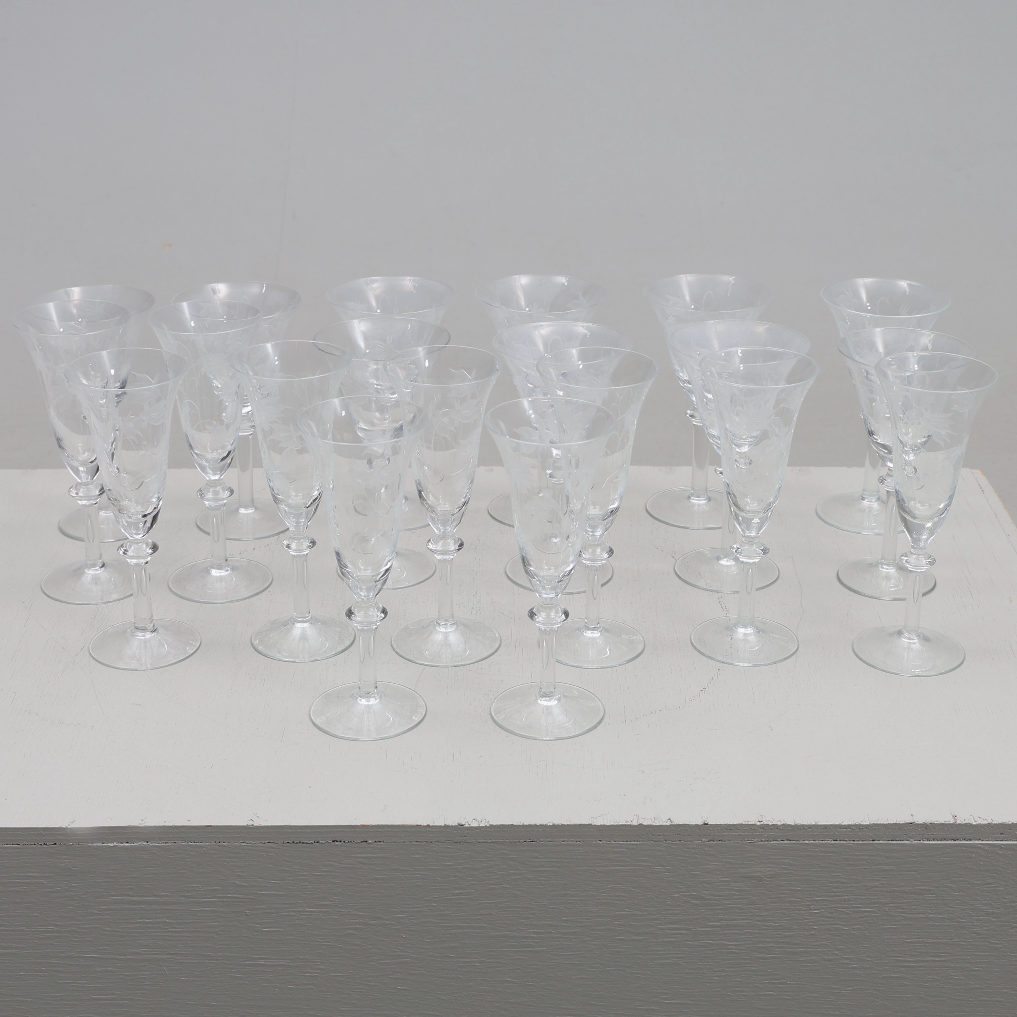 GLASSERVISDELAR, 20 st "Blåklocka", Duka, 1900-talets slut.