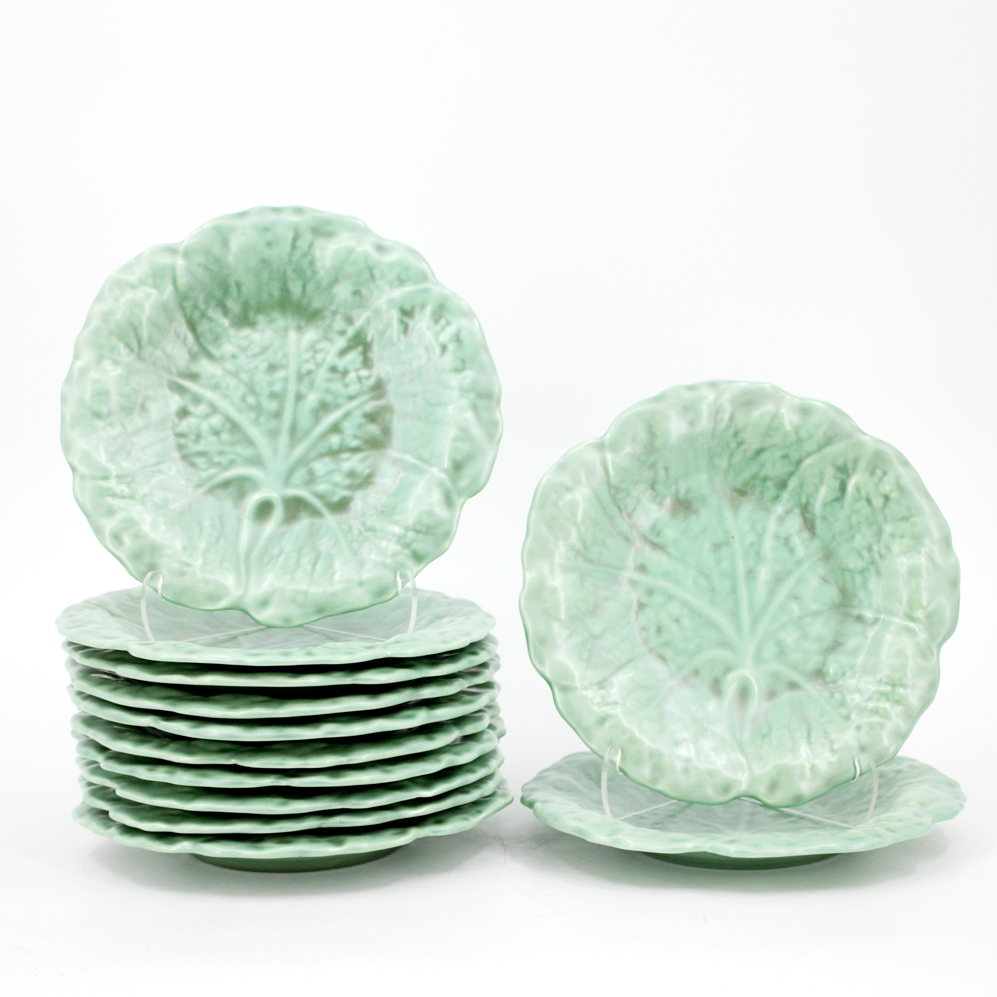 RUBEN WALLSTRÖM. Fruktfat, 12 delar, "Kålblad", glaserad keramik, Gefle, 1900-tal.