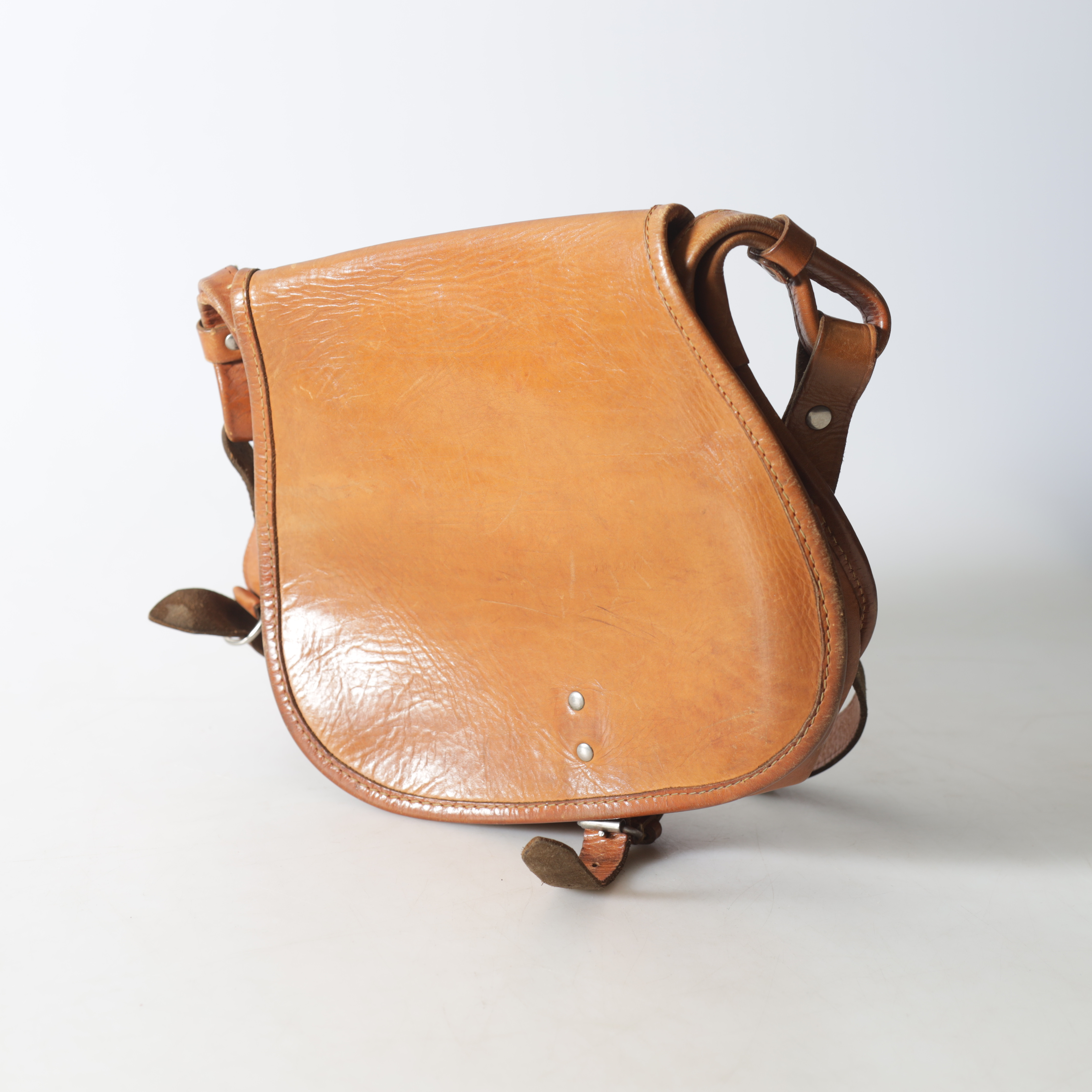 JAKTVÄSKA, läder, 1900-tal.