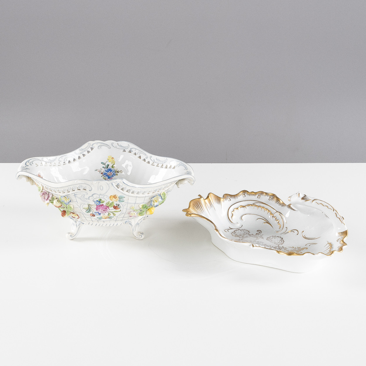 JARDINERE SAMT FAT, Tyskland, bl a Dresden, porslin, 1900-tal.