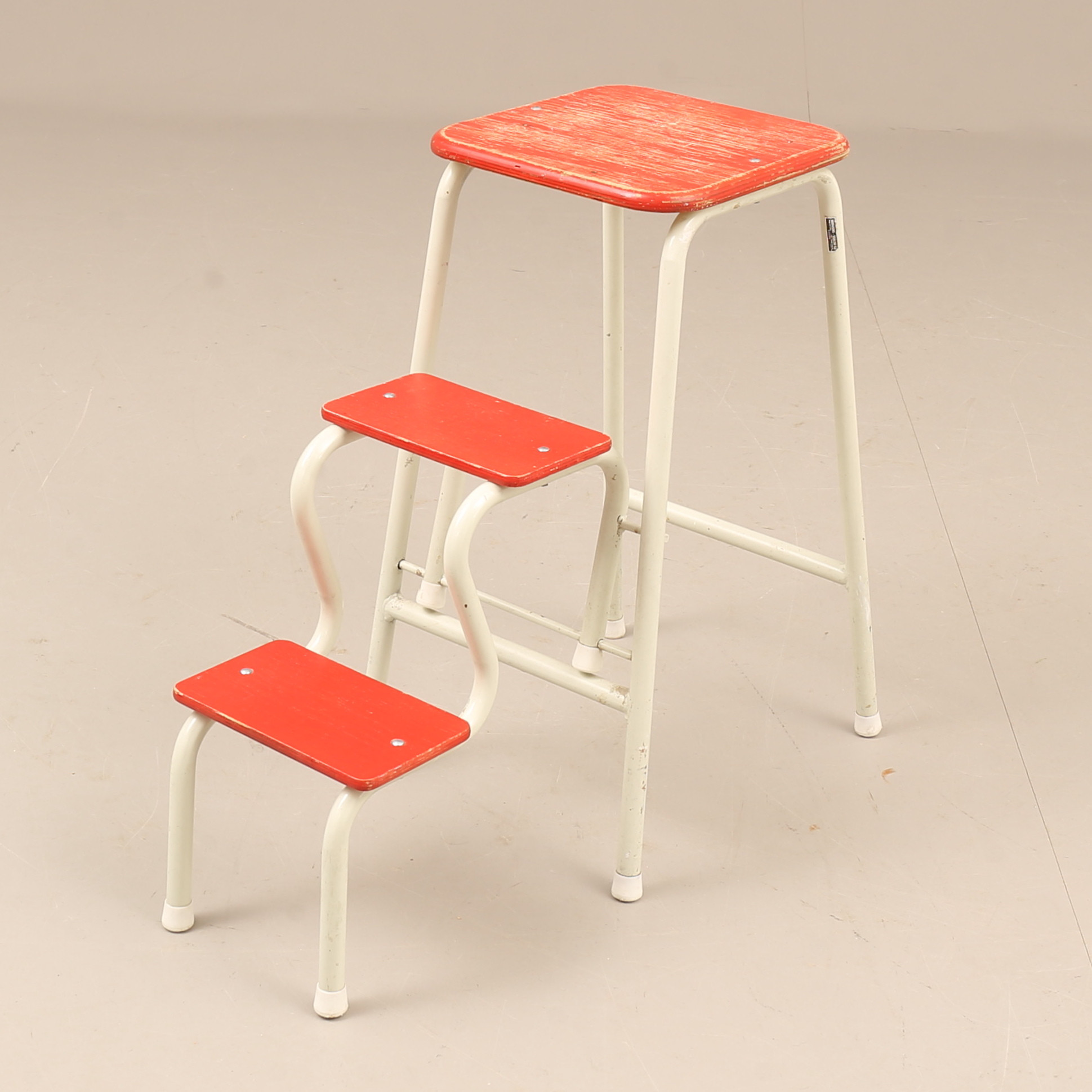 STEGPALL, trä och metall, Bodaforsverken AB, 1900-talets mitt.