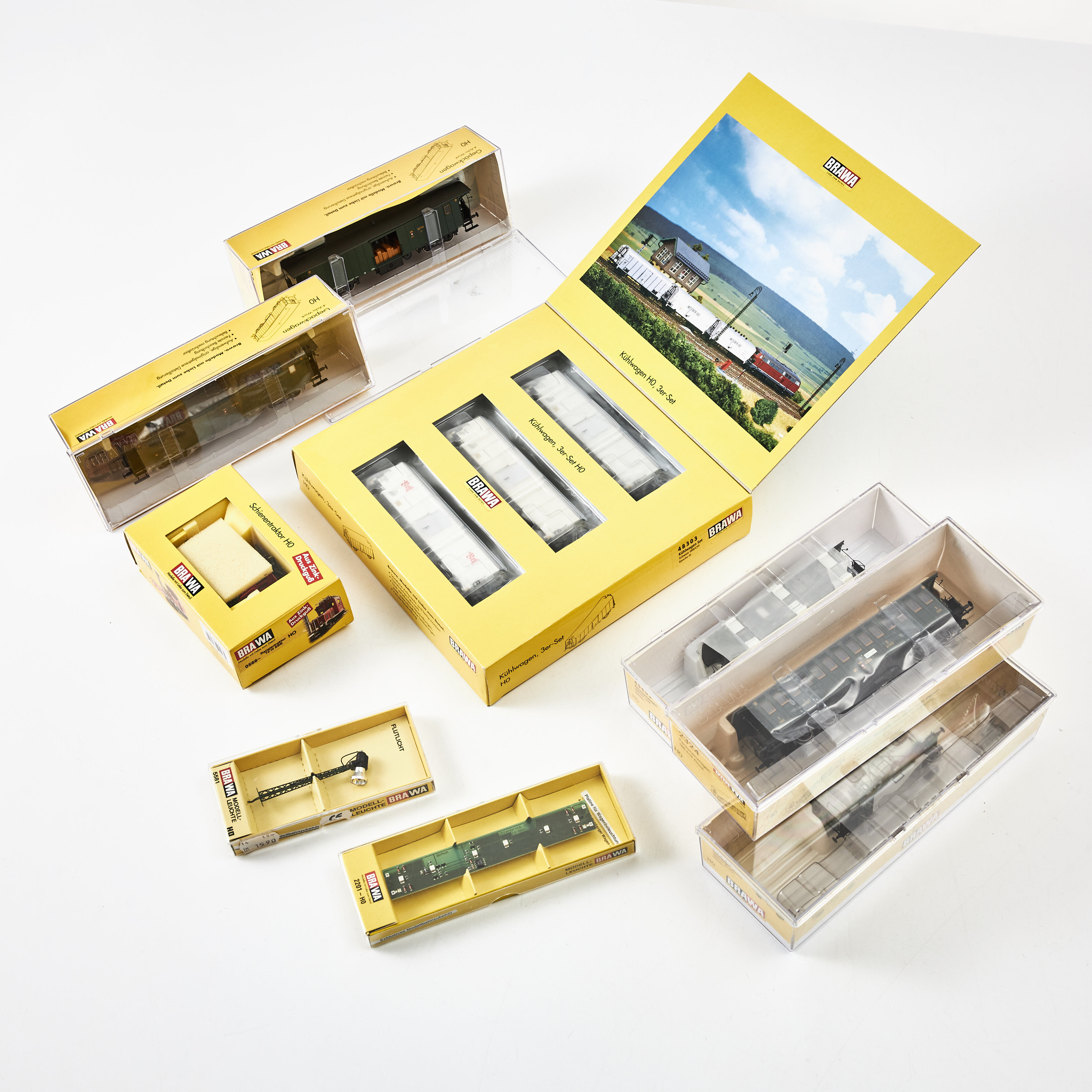 BRAWA, växellok, 8 vagnar, HO.