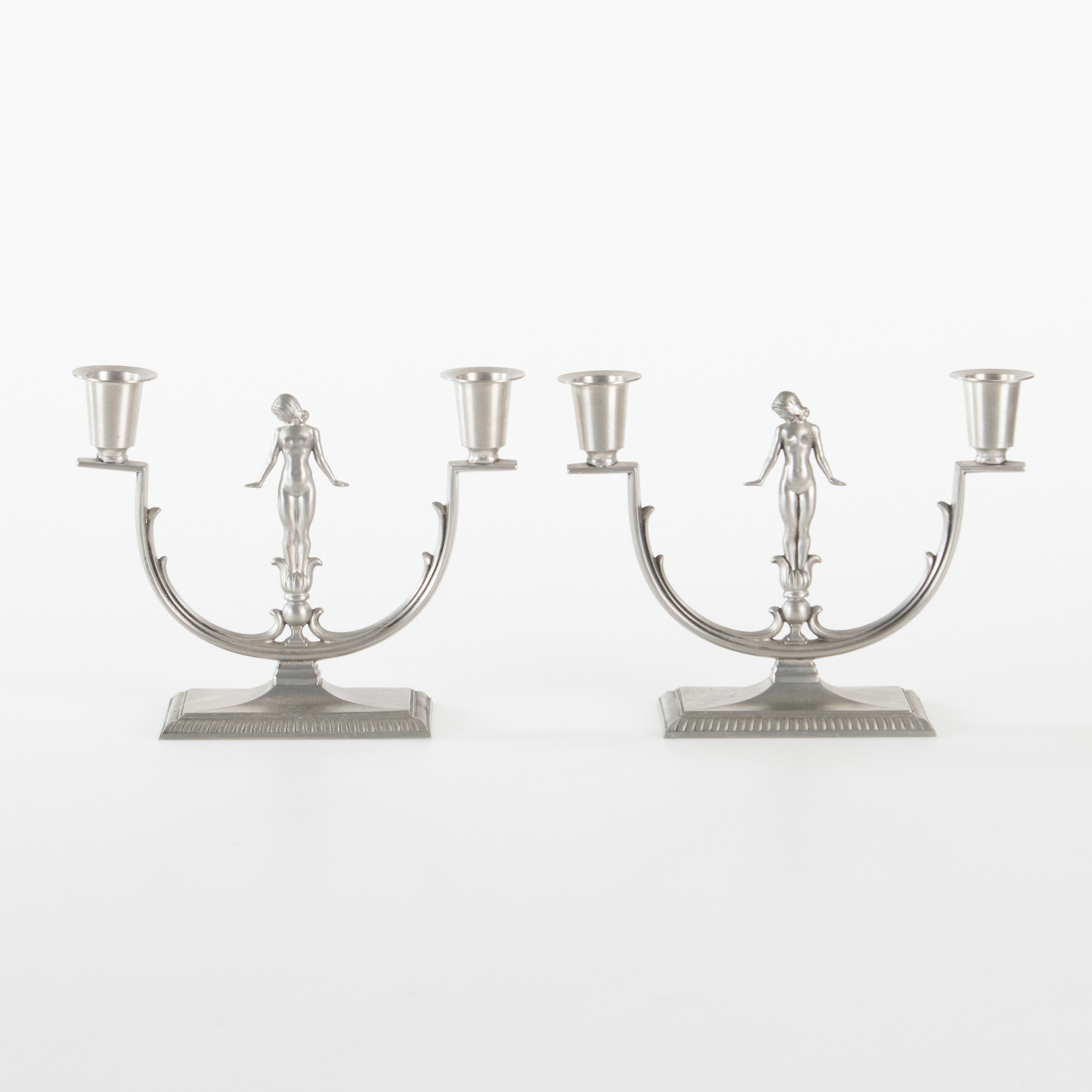 KANDELABRAR, 1 par, tenn, 1900-tal.