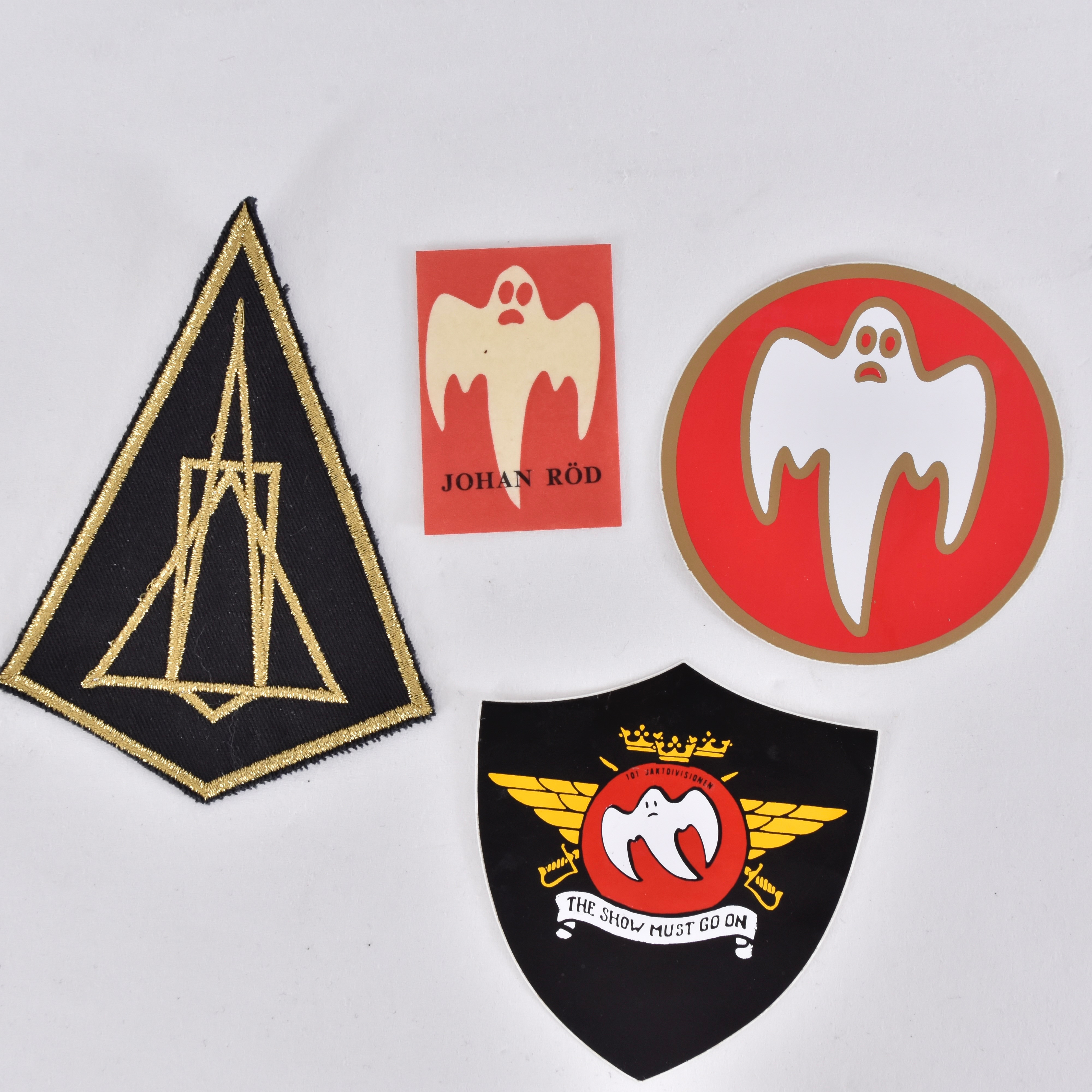 TYGMÄRKE SAMT DEKALER, 4 st, Drakenriddare, Sverige.