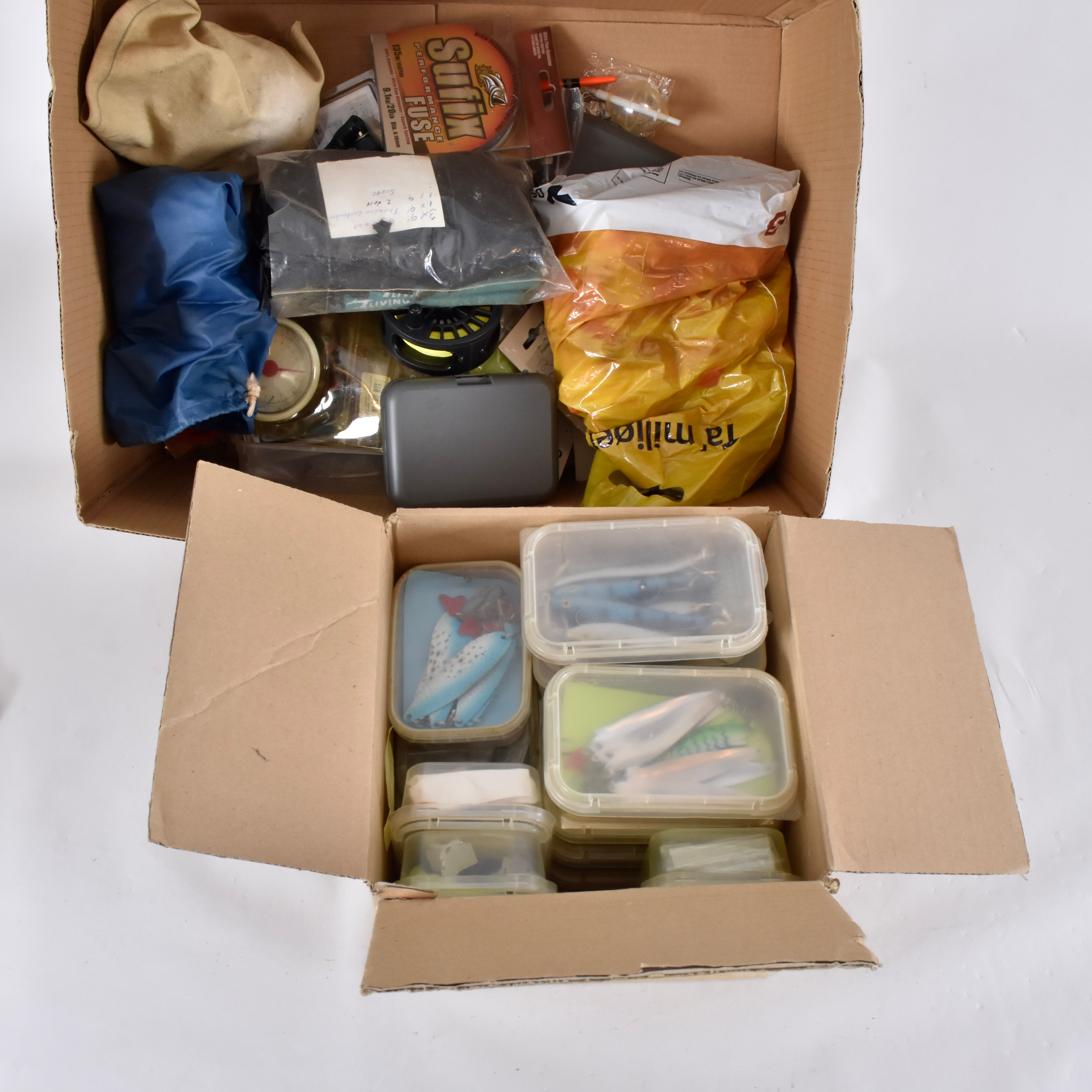 STORT PARTI FISKEDRAG OCH TILLBEHÖR, 1-låda.