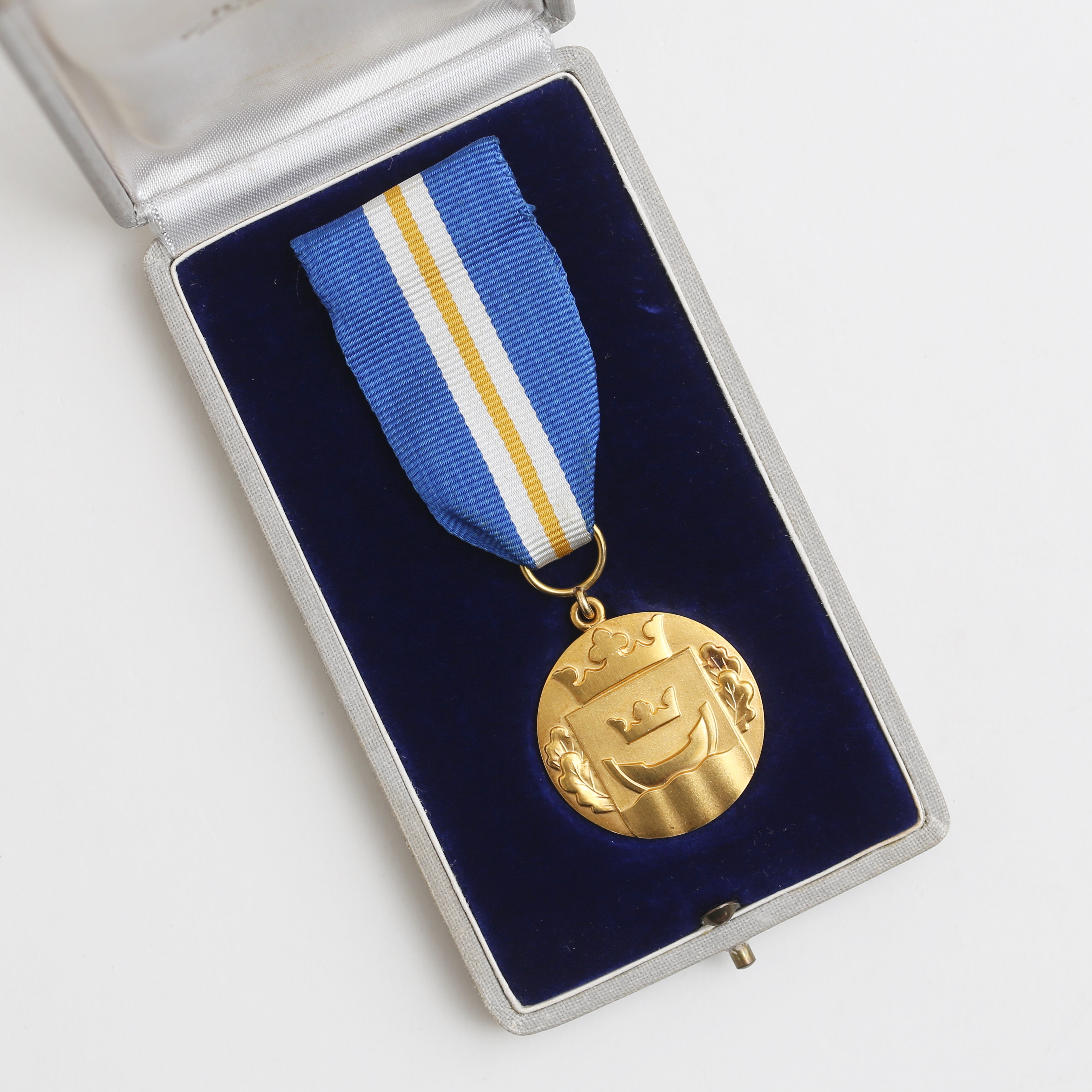 MEDALJ, 18 k guld, Finland, Total vikt 31,45 gram.