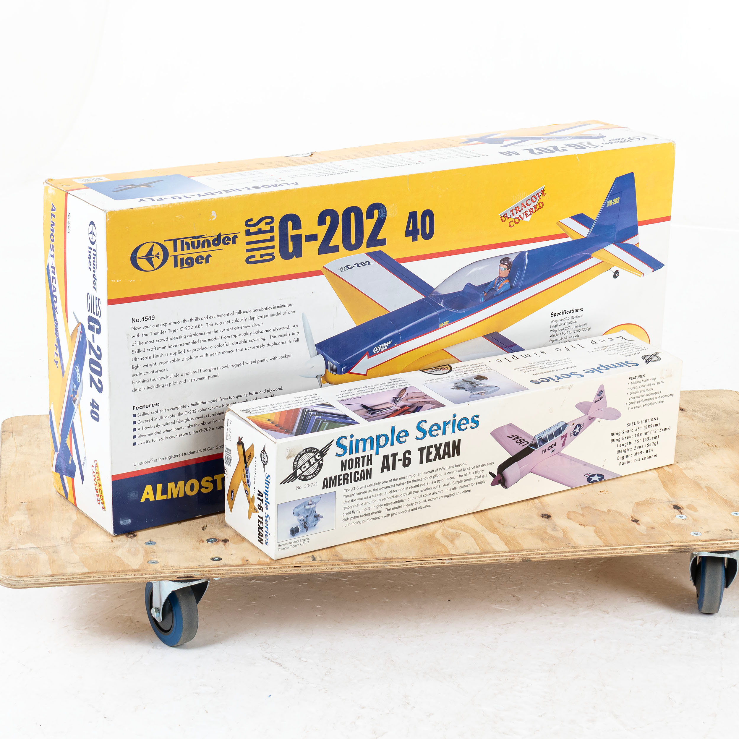 R/C MODELLFLYGPLAN, 2st byggsatser, G-202 Thunder Tiger / AT-6 Texan, Simple Series.
