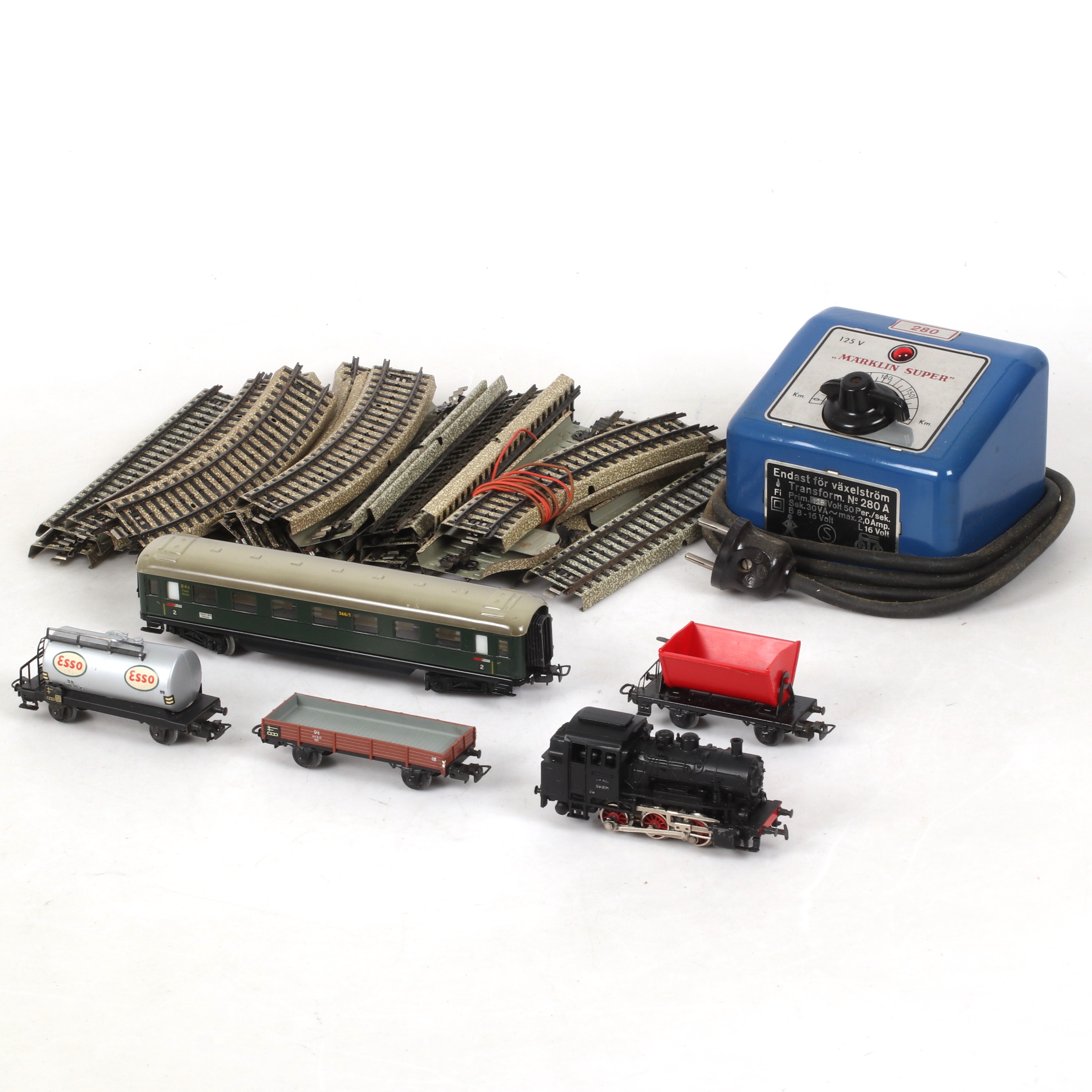 MÄRKLIN, 31 delar, Lok, vagnar, räls mm... skala H0, växelström, Tyskland.