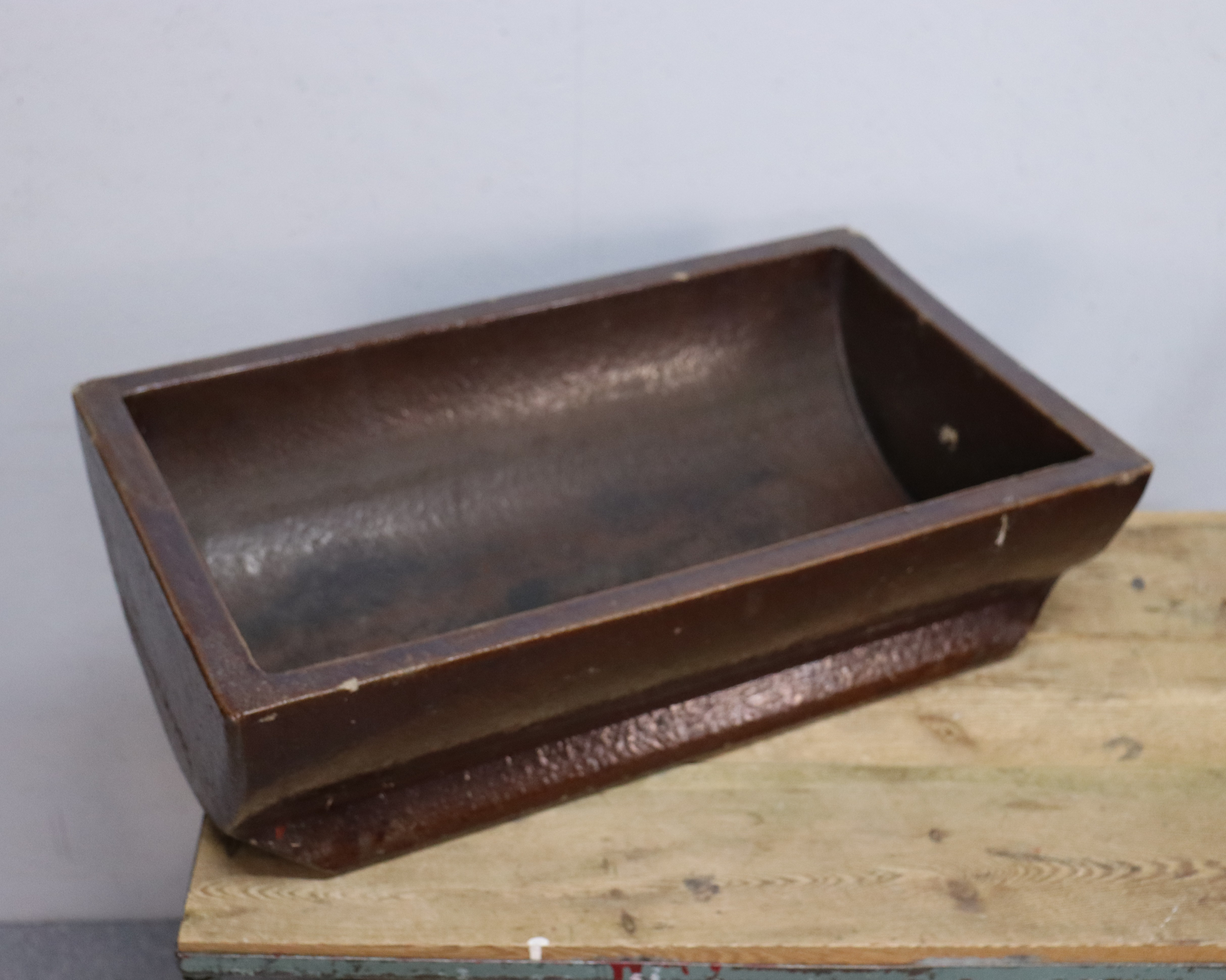 FODERTRÅG, Bornholm 79C, saltglaserat stengods, 1900-talets första hälft.