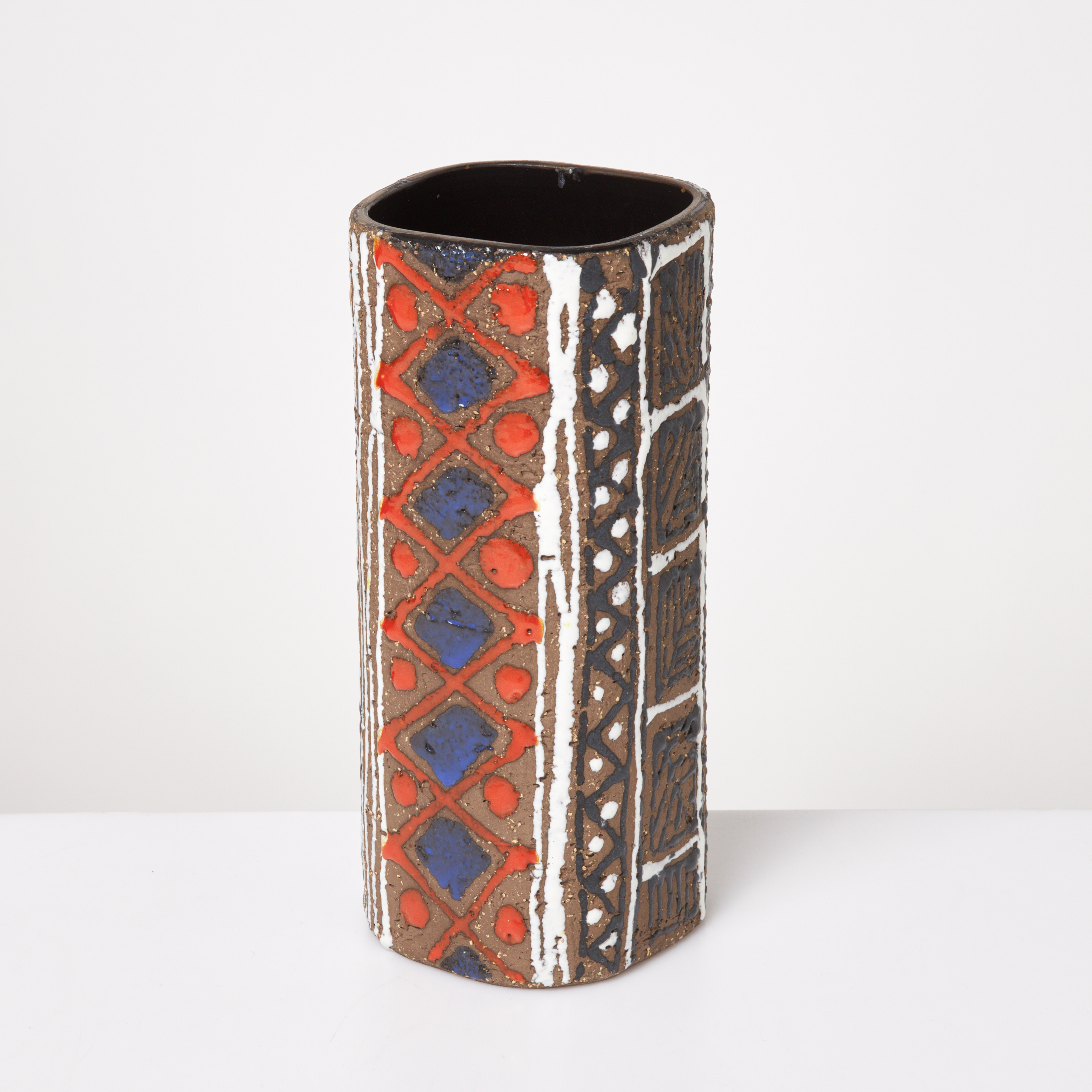 MARI SIMMULSON. VAS, delvis glaserat stengods, undertill stämpelmärkt samt monogramsignerad, unikat, Upsala Ekeby.