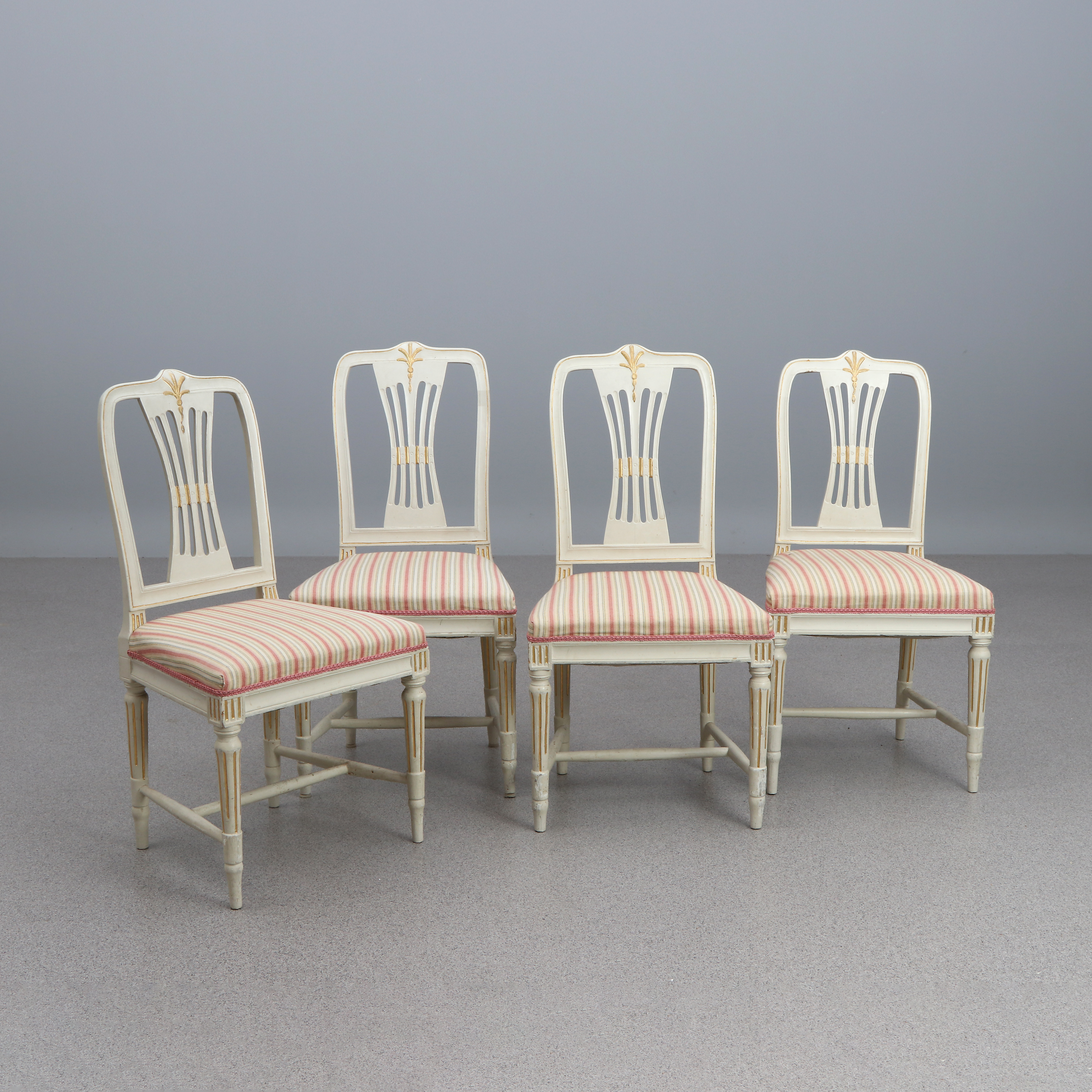 STOLAR, FYRA ST. Skuret och bemålat trä. Gustavianska provinsarbeten, 1800-tal.