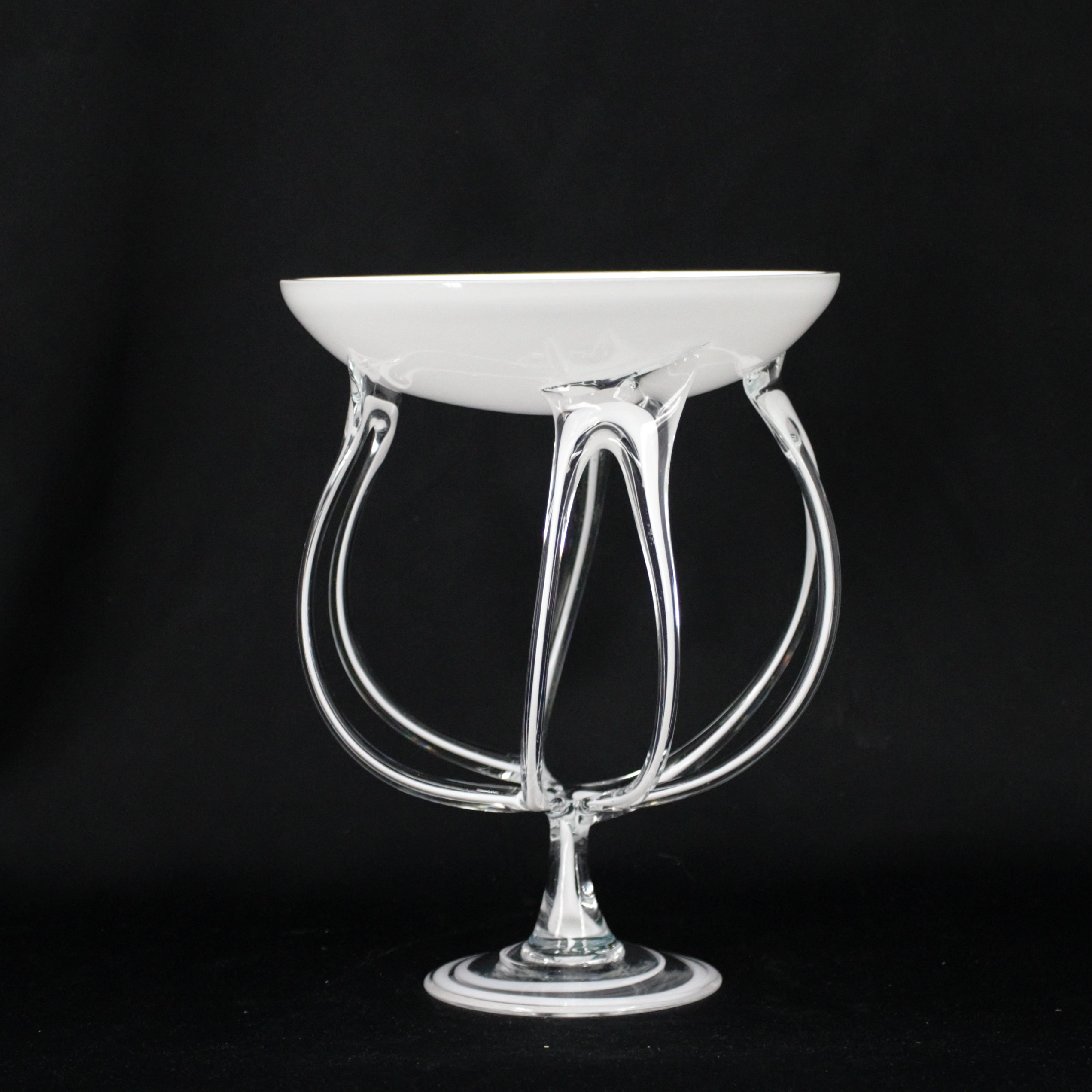 OIDENTIFIERAD KONSTNÄR. Skål på fot, glas, Deco-Glas, Krosno, Polen.