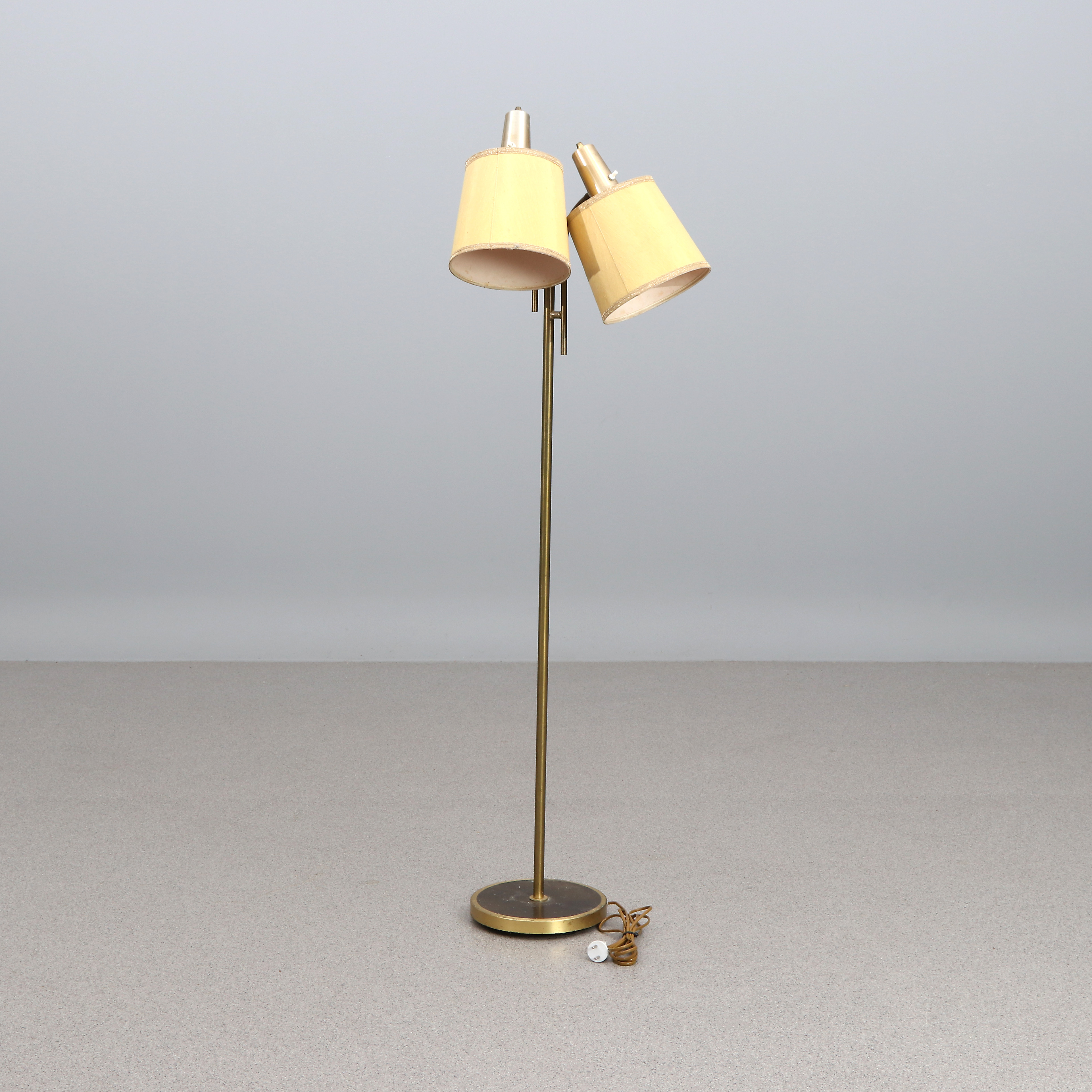 TIBRO ARMATURHANTVERK, GOLVLAMPA. Mässing. Typ 245. 1900-talets andra hälft.