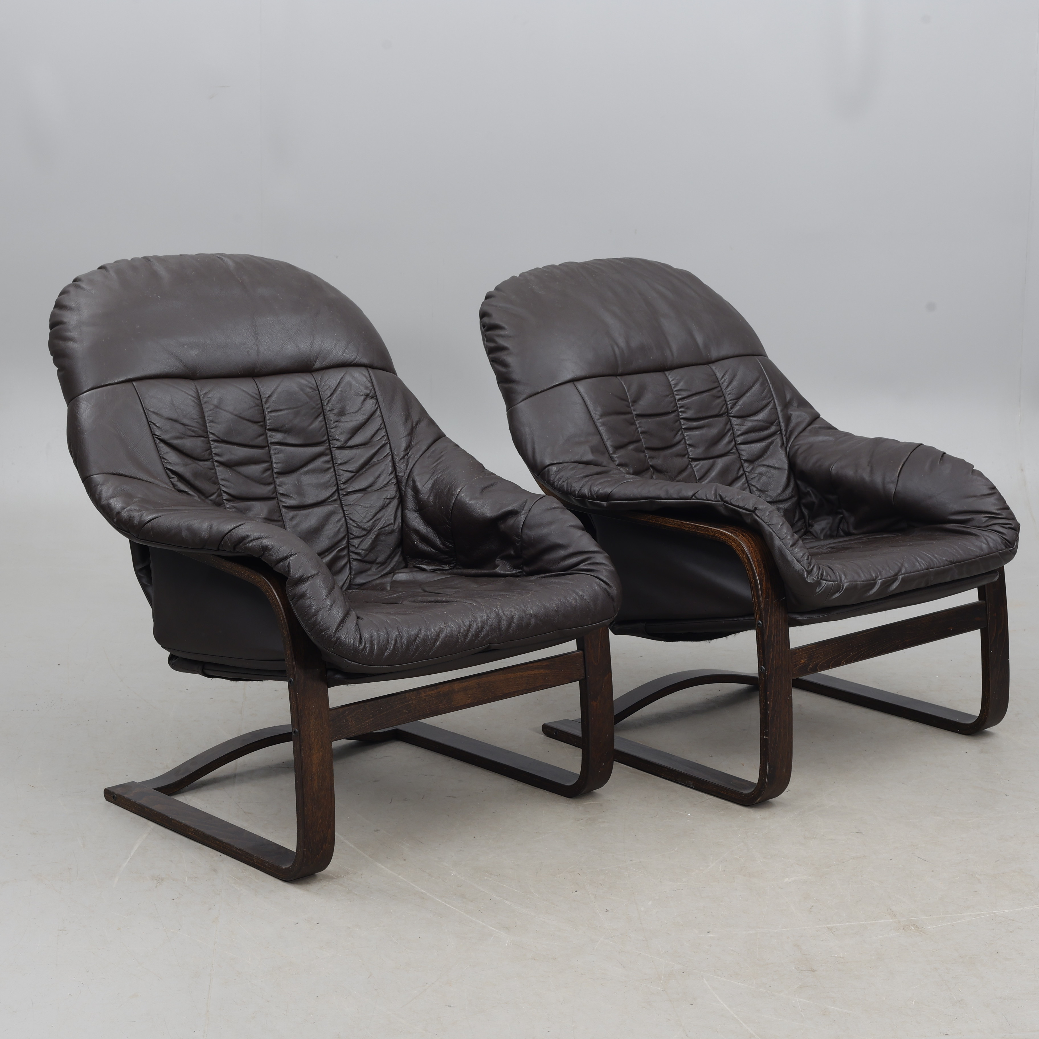 FÅTÖLJER, ett par, 1900-talets andra hälft.