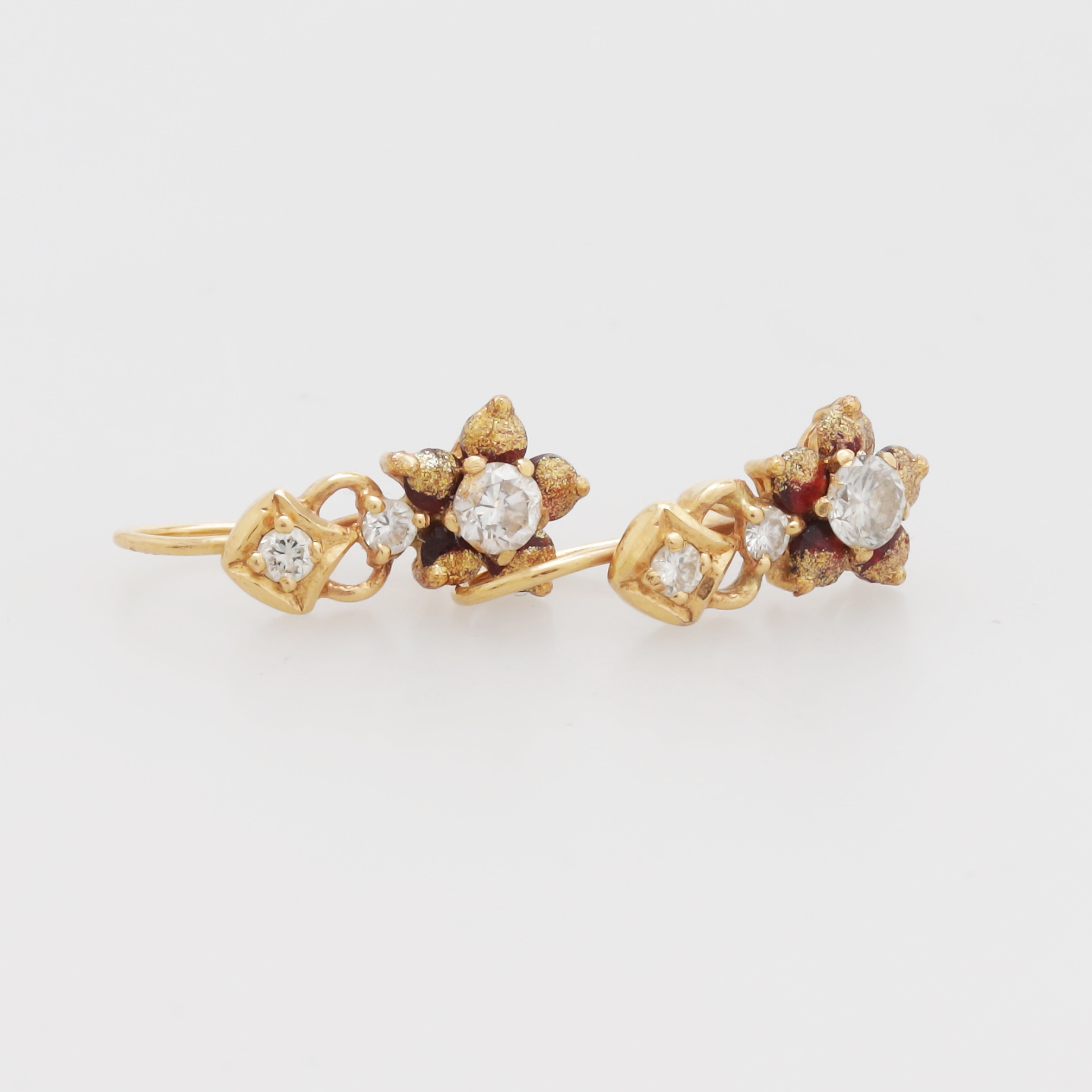 ÖRHÄNGEN MED STENAR, ett par, guld 18K, totalvikt 3,43 gram.