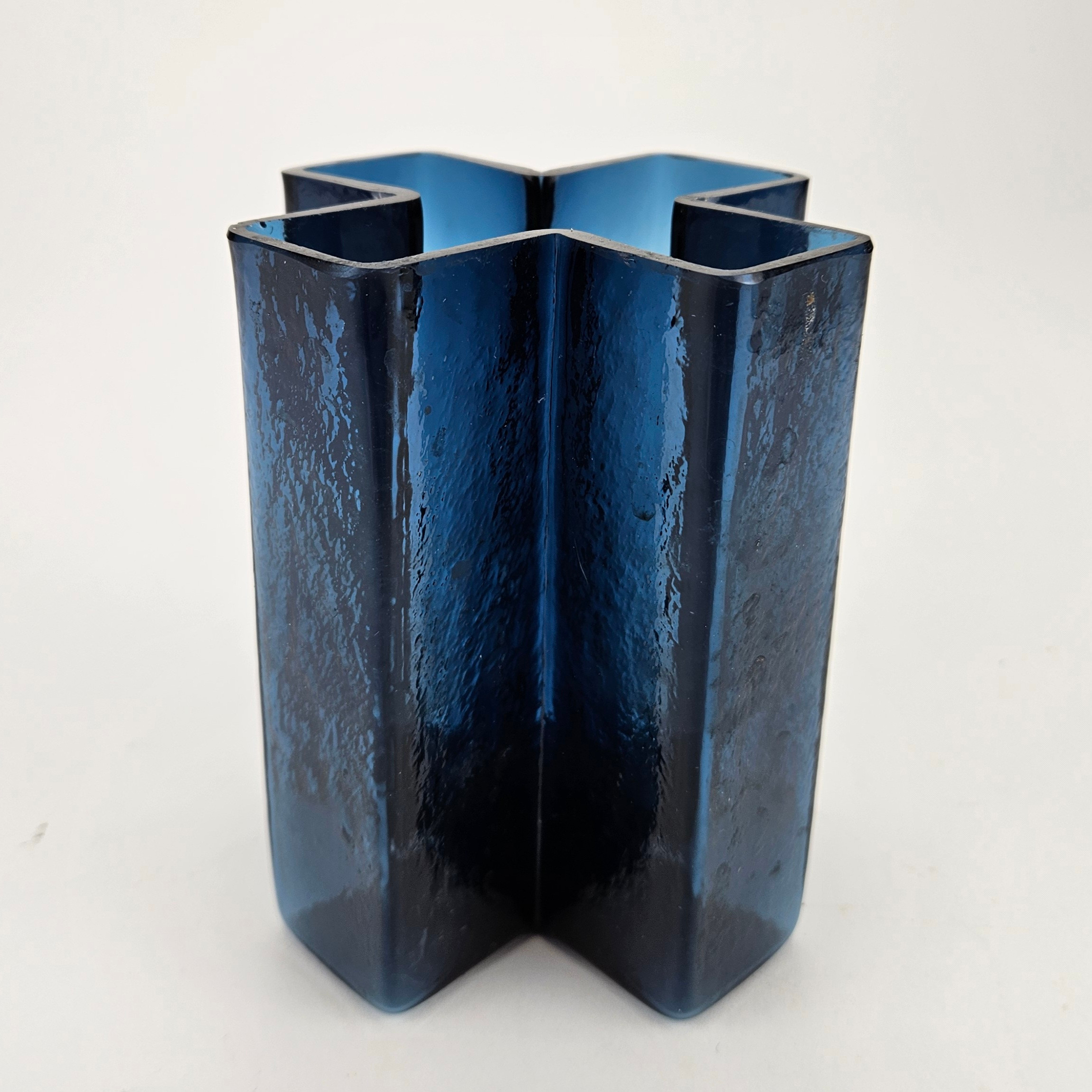 BODIL KJÆR. Vas, glas, "Kors", Torben Ørskov & Co/Gullaskruf.