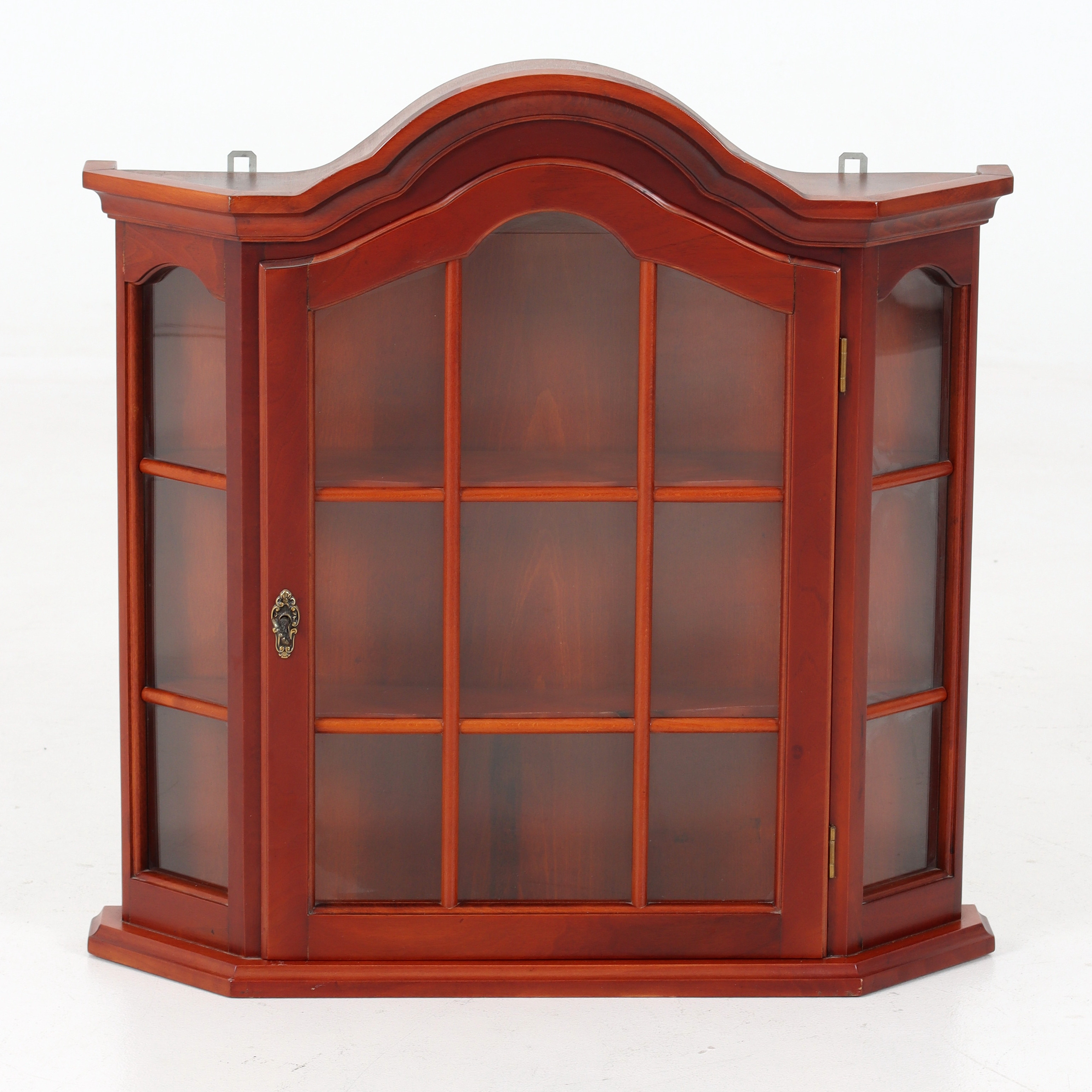 VÄGGVITRINSKÅP, Engelsk stil, 1900-talets andra hälft.