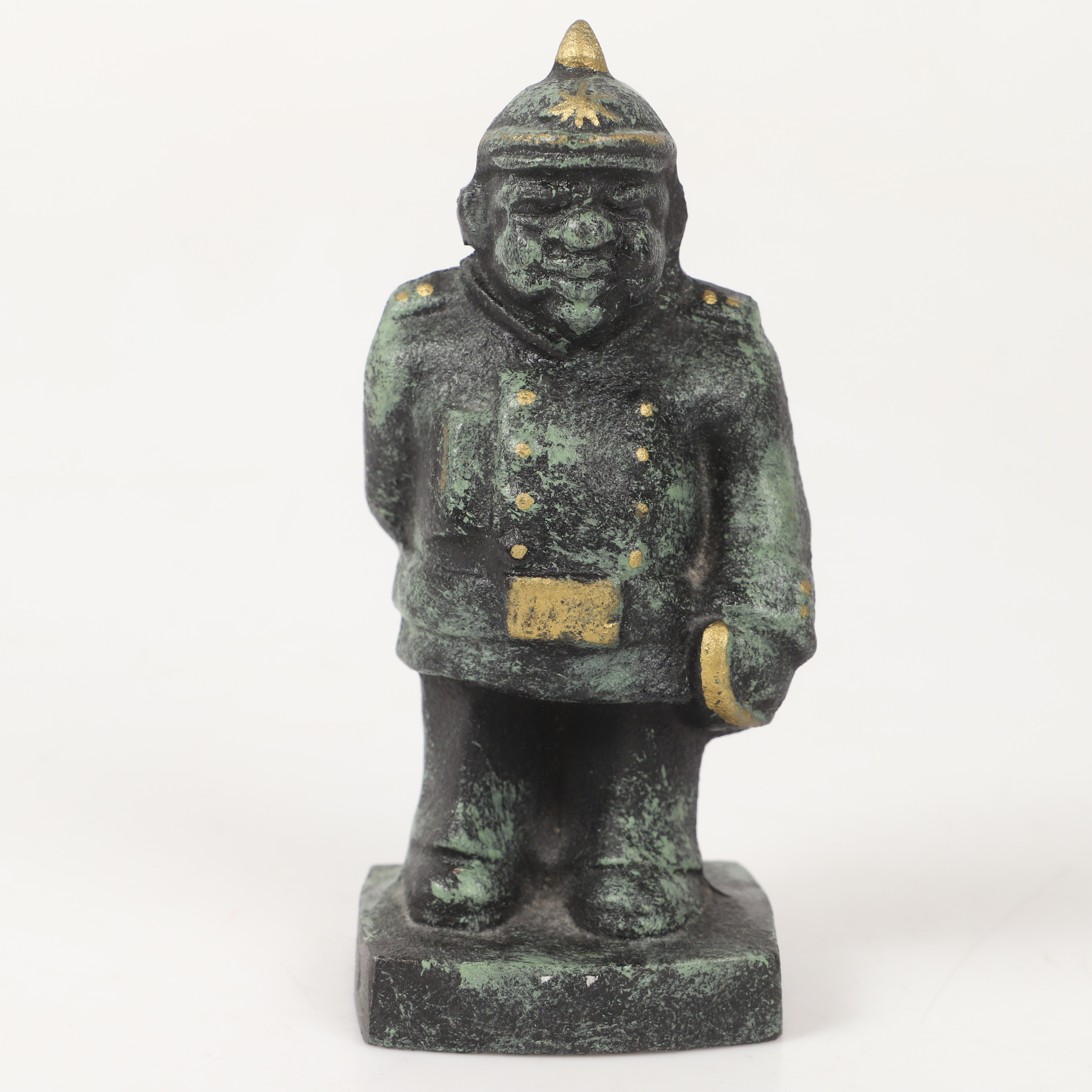 FIGURIN, konstapel med blommor, gjutjärn, osignerad.