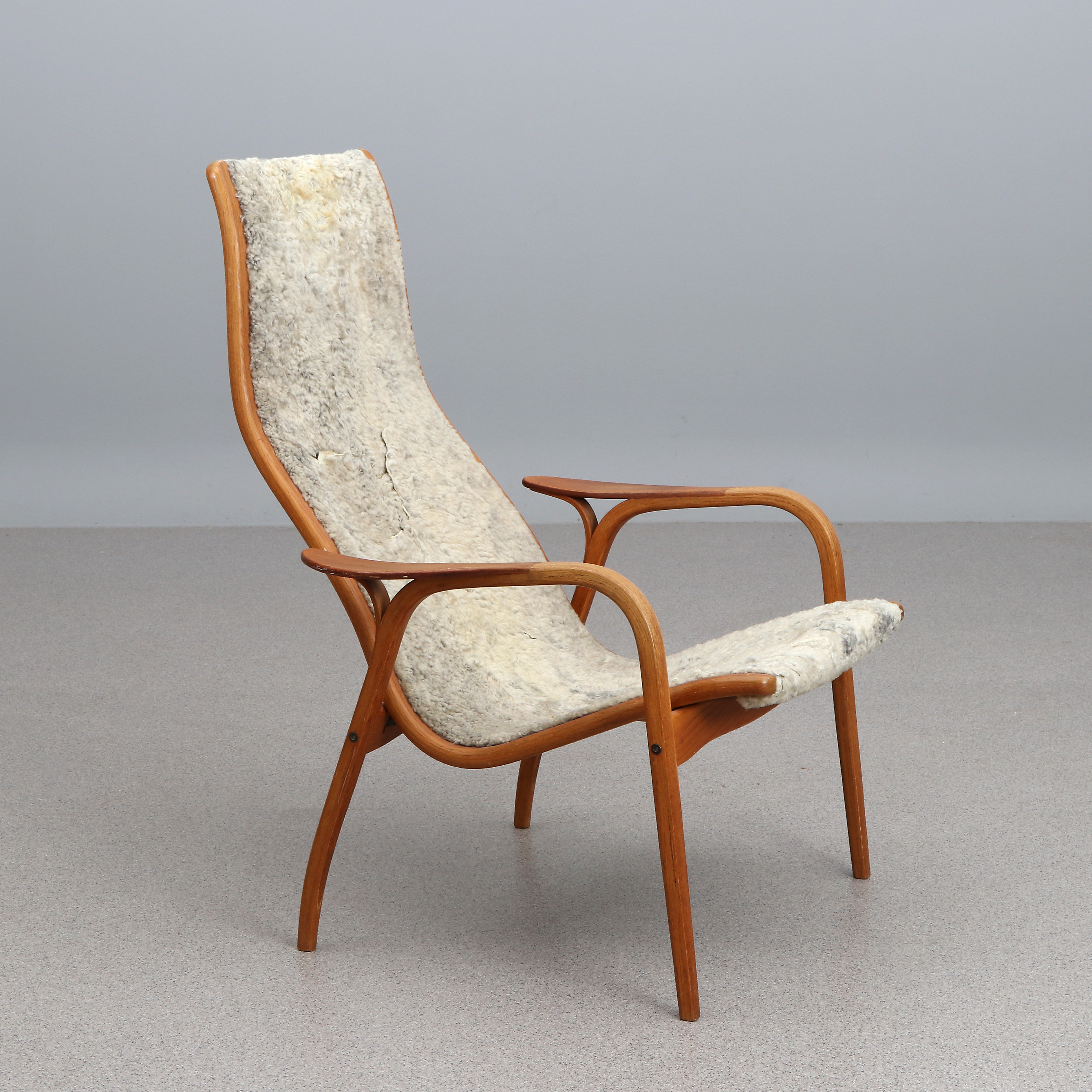 YNGVE EKSTRÖM. FÅTÖLJ. Teak och ek. "Lamino", Swedese, märkt undertill. 1960-tal.