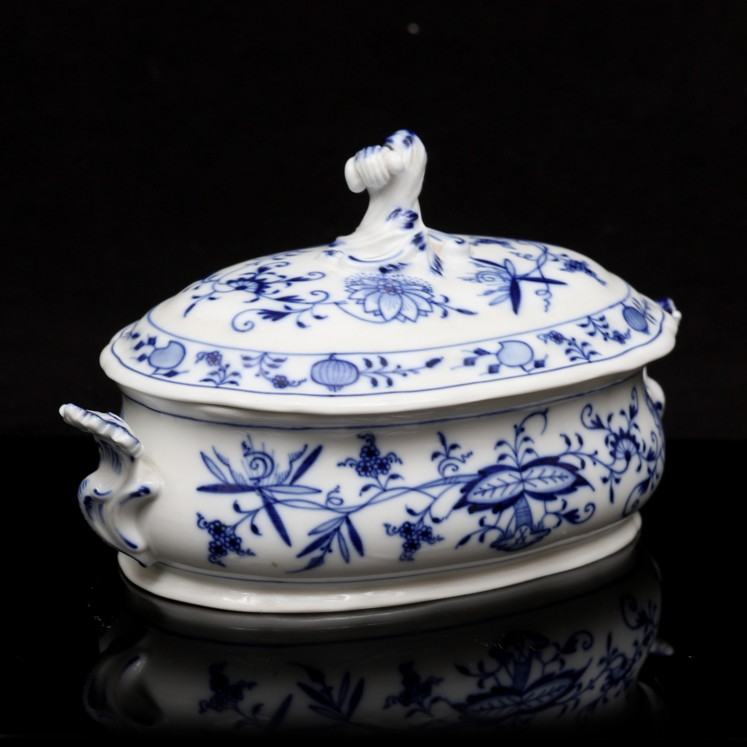 TERRIN, porslin, "Lökmönstret", Meissen.