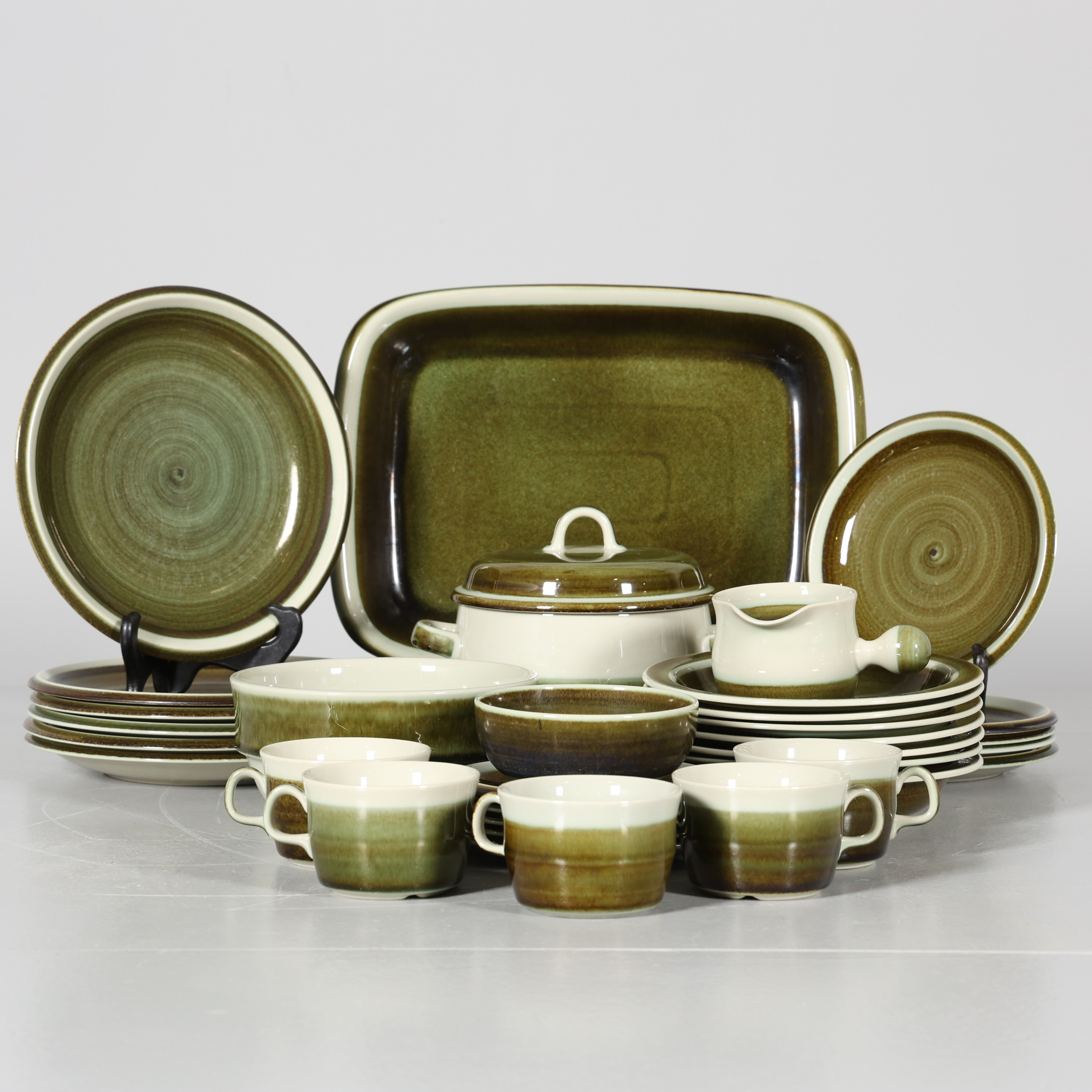 MARIANNE WESTMAN. SERVISDELAR, 33 delar, "Maya", Rörstrand.