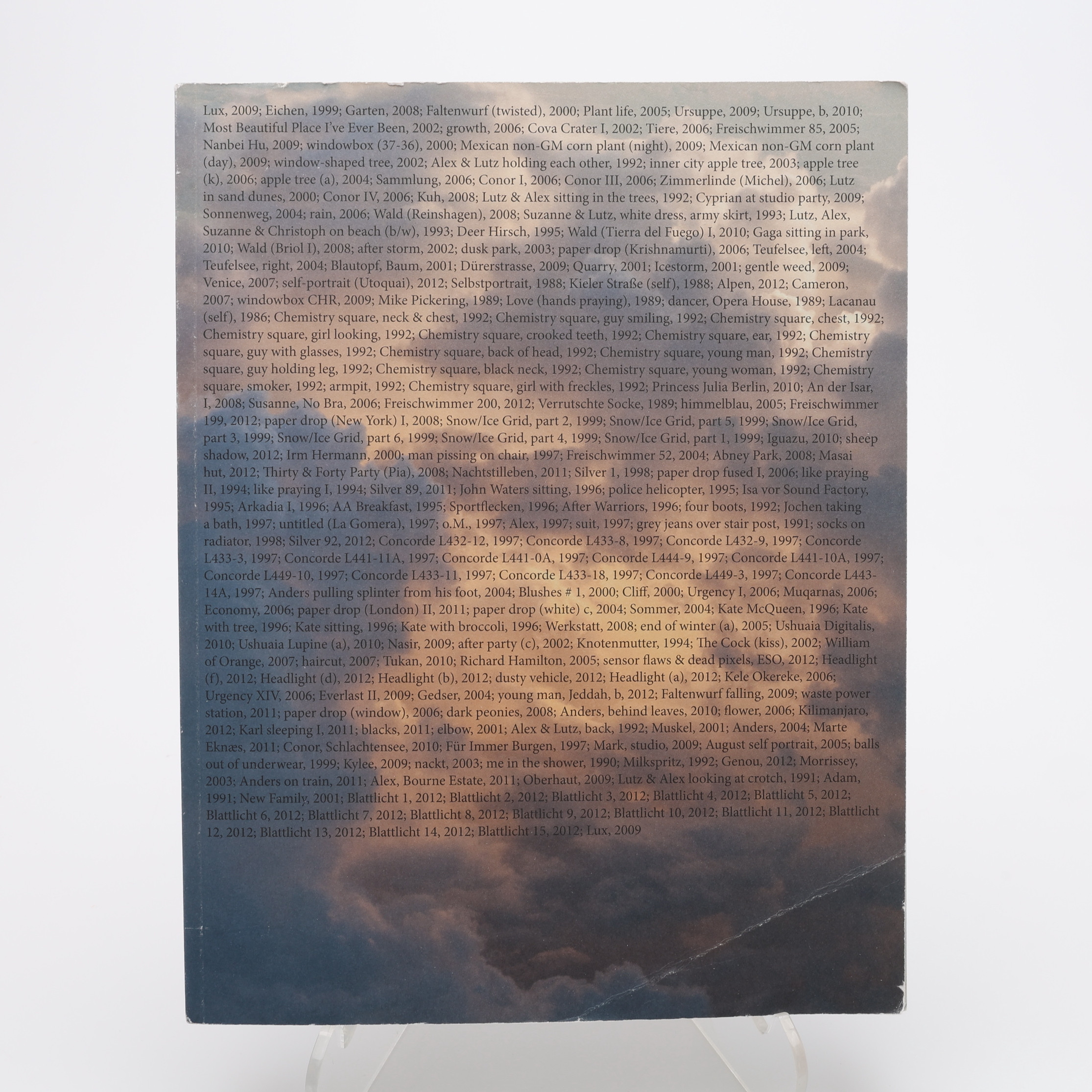 FOTO. DEN TYSKE FOTOGRAFEN WOLFGANG TILLMANS UTSTÄLLNINGSKATALOG FRÅN MODERNA MUSEET, 2012.