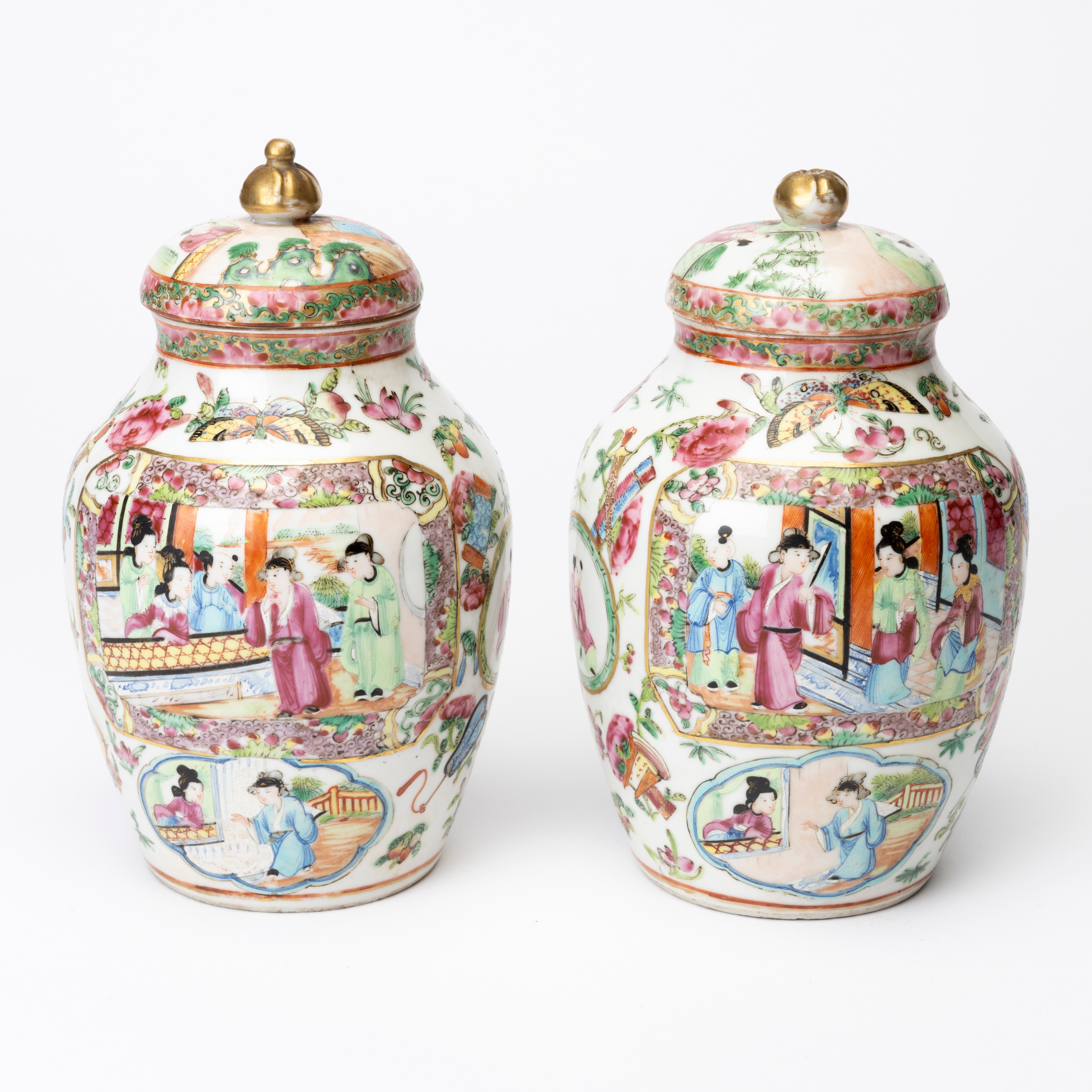 LOCKURNOR, ett par, porslin, Kina, Kanton, 1800-talets andra hälft.