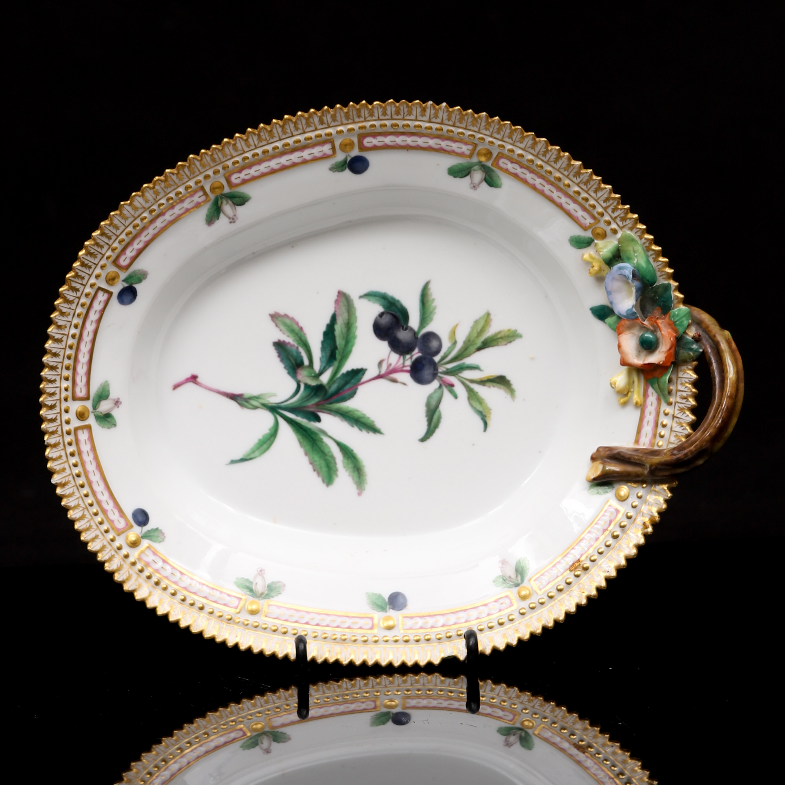 SKÅLFAT / SALADIÉRE, "Flora Danica", Royal Copenhagen, Danmark.