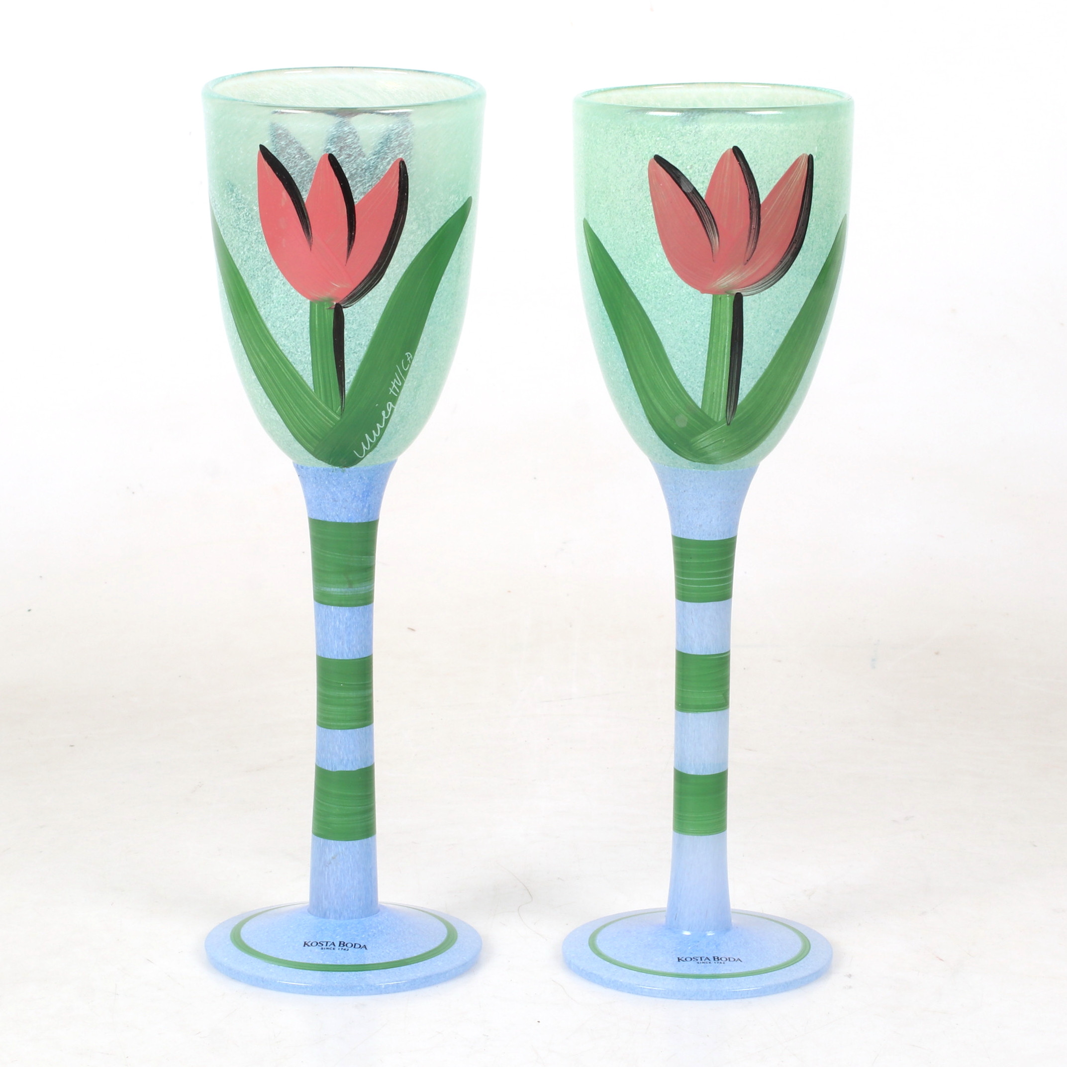 ULRICA HYDMAN-VALLIEN. Pokalglas, 2 st, "Tulip", Kosta Boda, signerade.