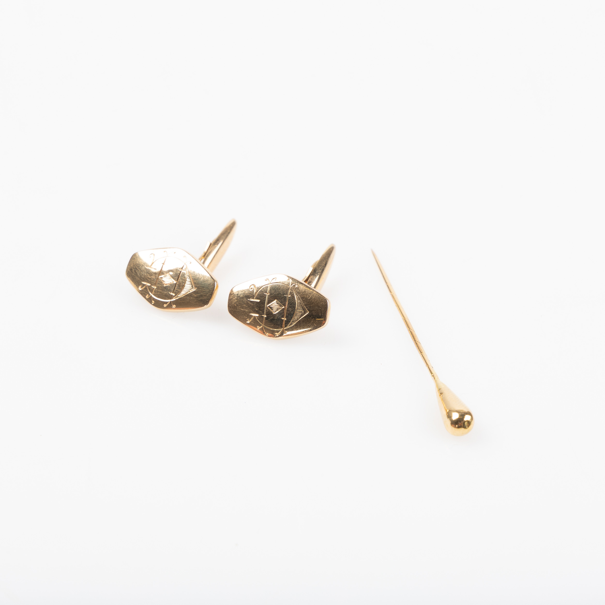 KRAVATTNÅL, KRAG/SKJORTKNAPPAR, 18K guld.