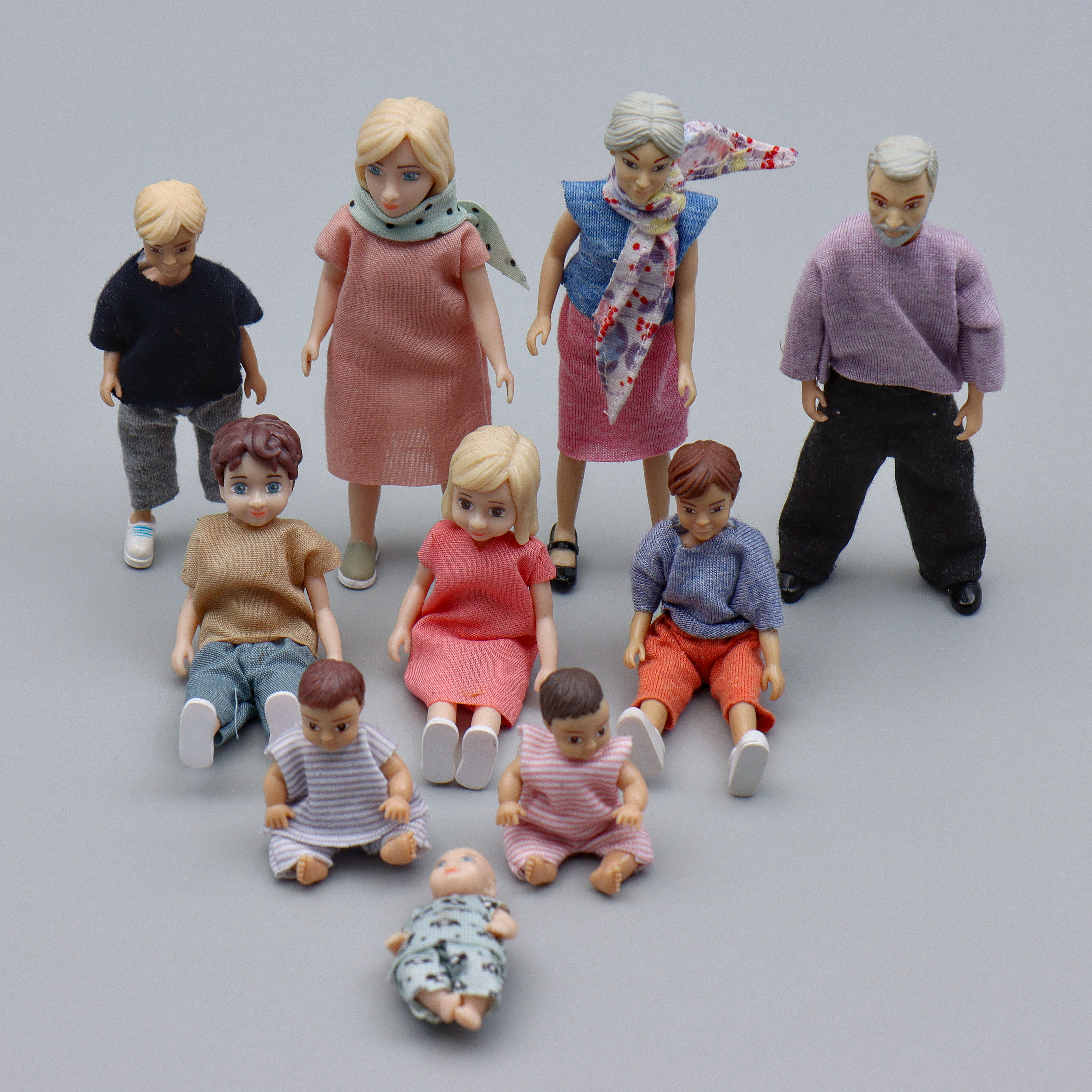 DOCKSKÅP "LUNDBY DOCKOR", 1900-TAL.