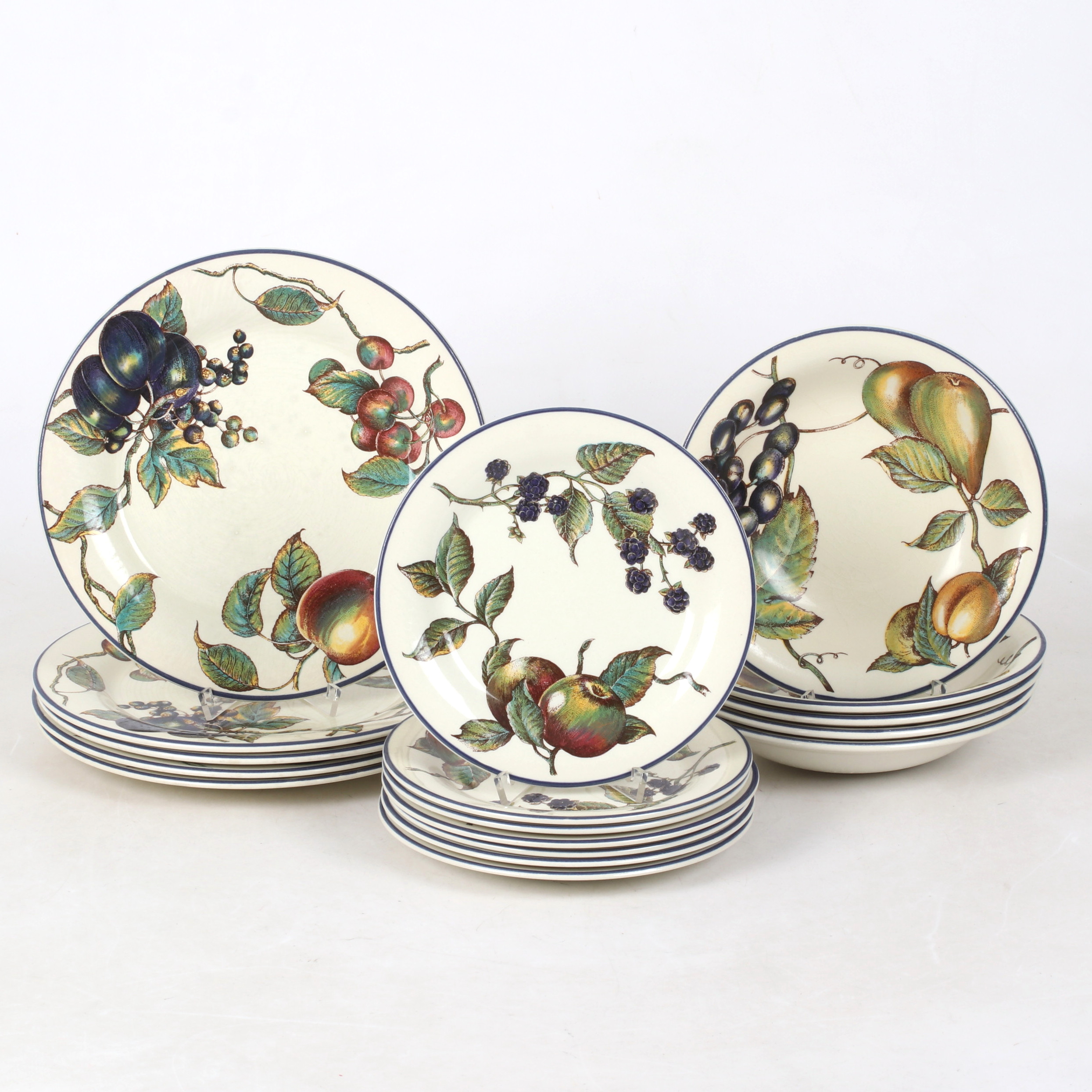 MATSERVISDELAR, 17 st, porslin, Macintosh för Pier 1, England.