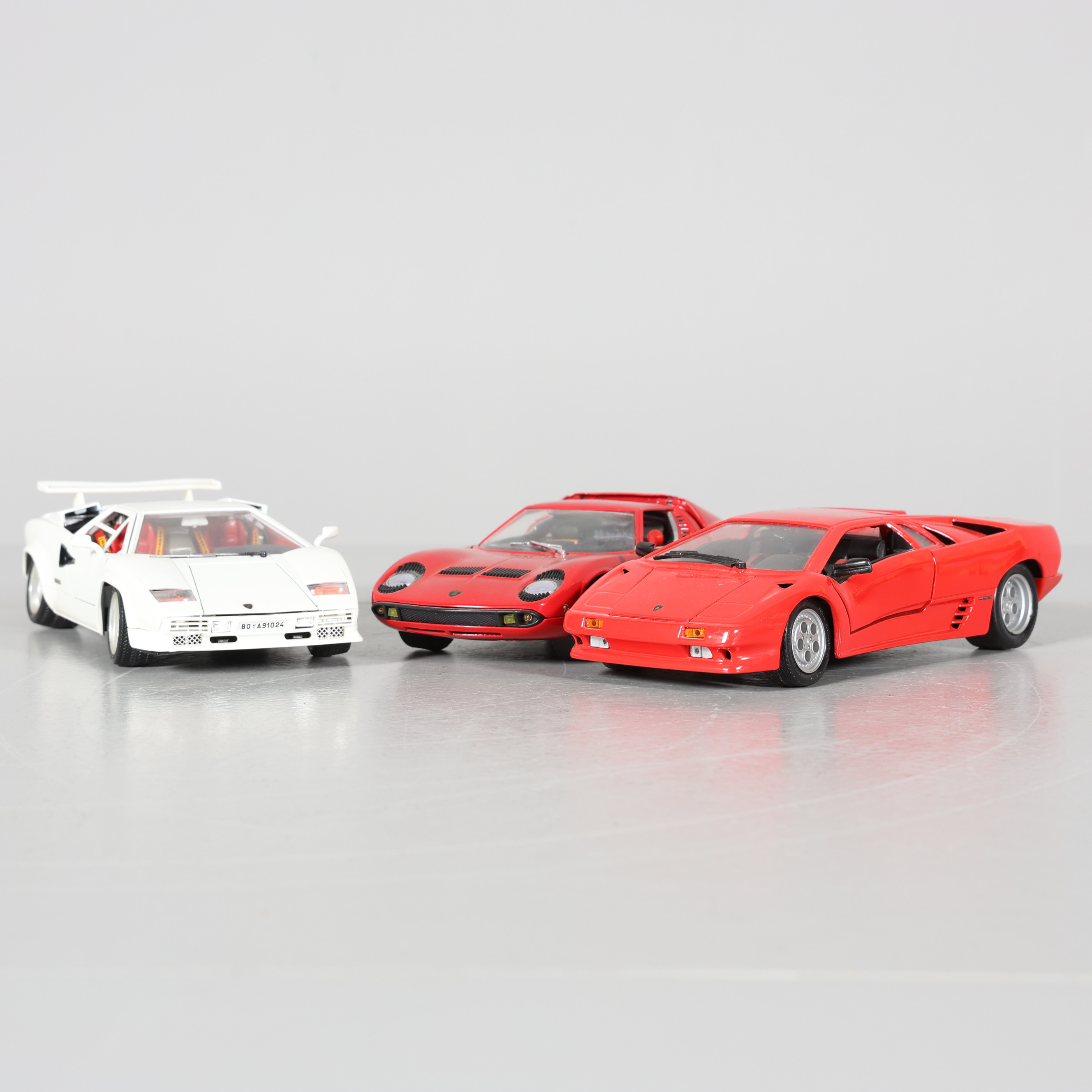 MODELLBILAR, 3 stycken, Lamborghini, 1:18.