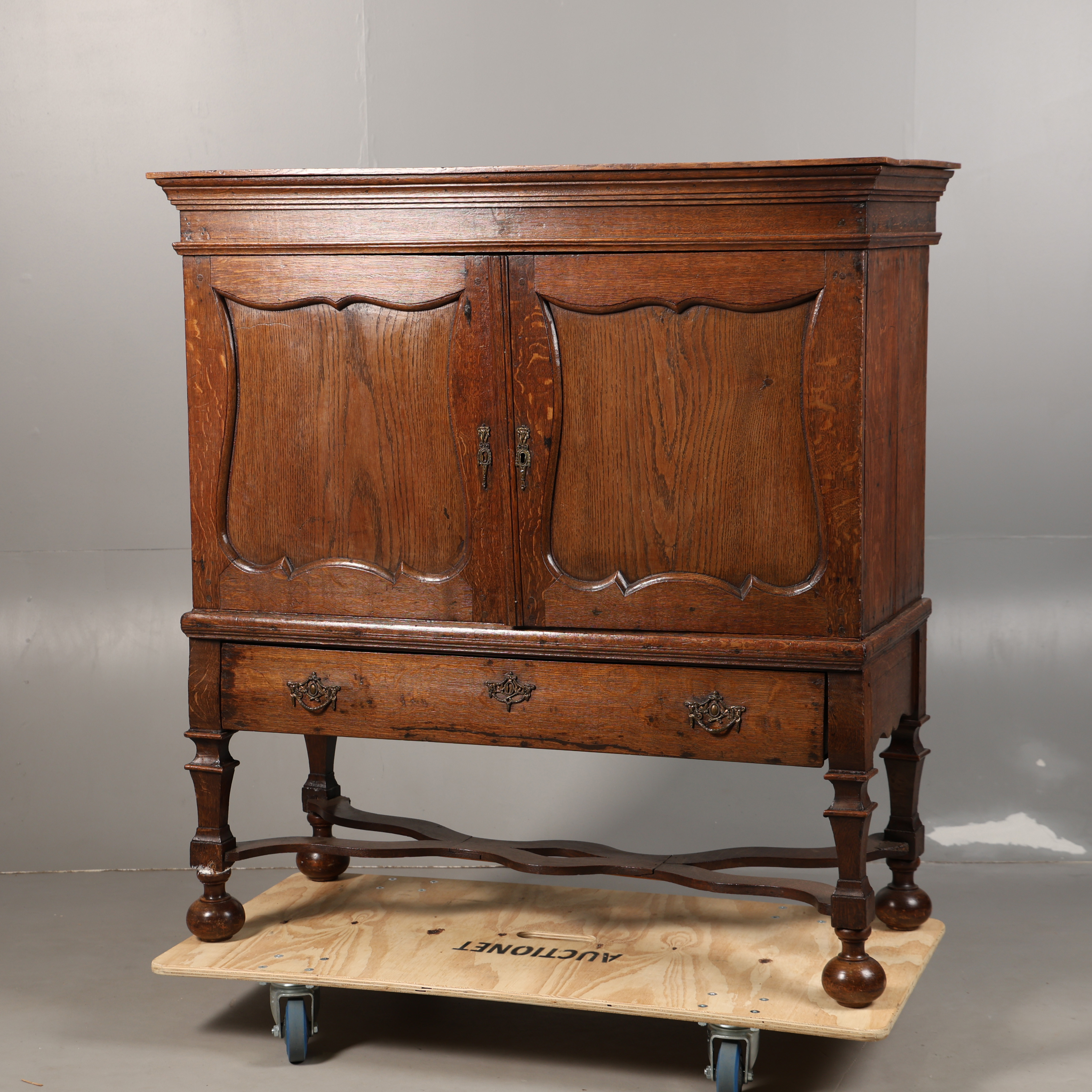 Images for 5004338. A WILLIAM AND MARY STYLE OAK CHEST ON STAND ...