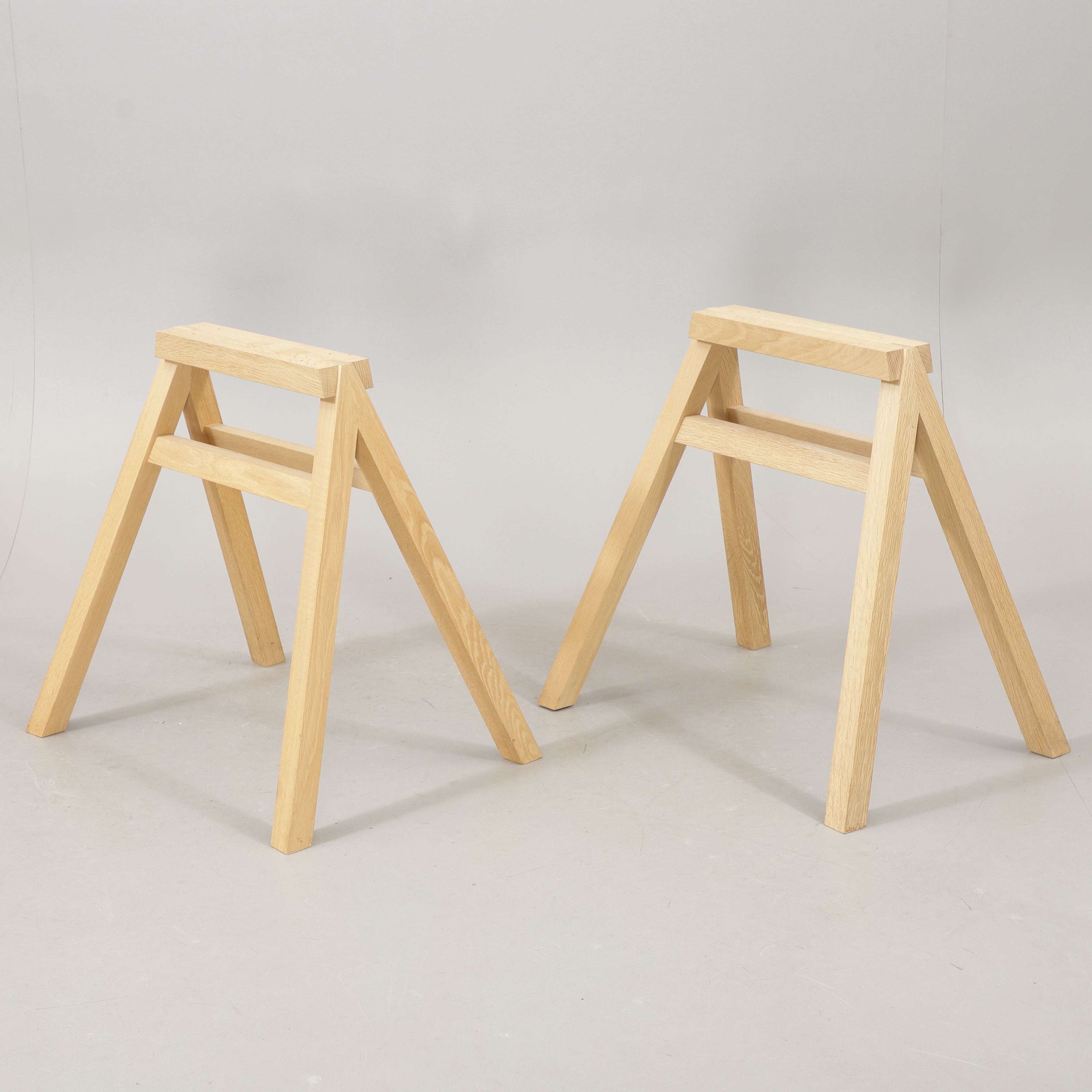 DAN IHREBORN. Bordsbockar, 1 par, obehandlat ek, "A´la Carte", private collection.