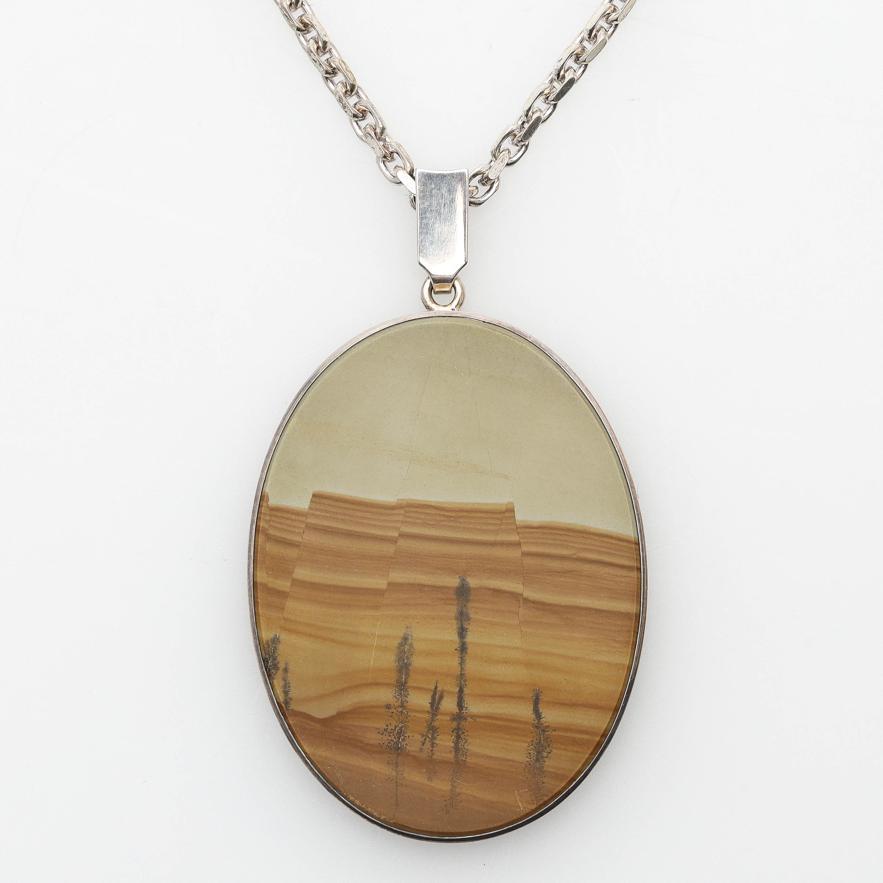 HÄNGE med KEDJA, silver och landskapsjaspis, Per Olov Arwe, Hjo, 1993.