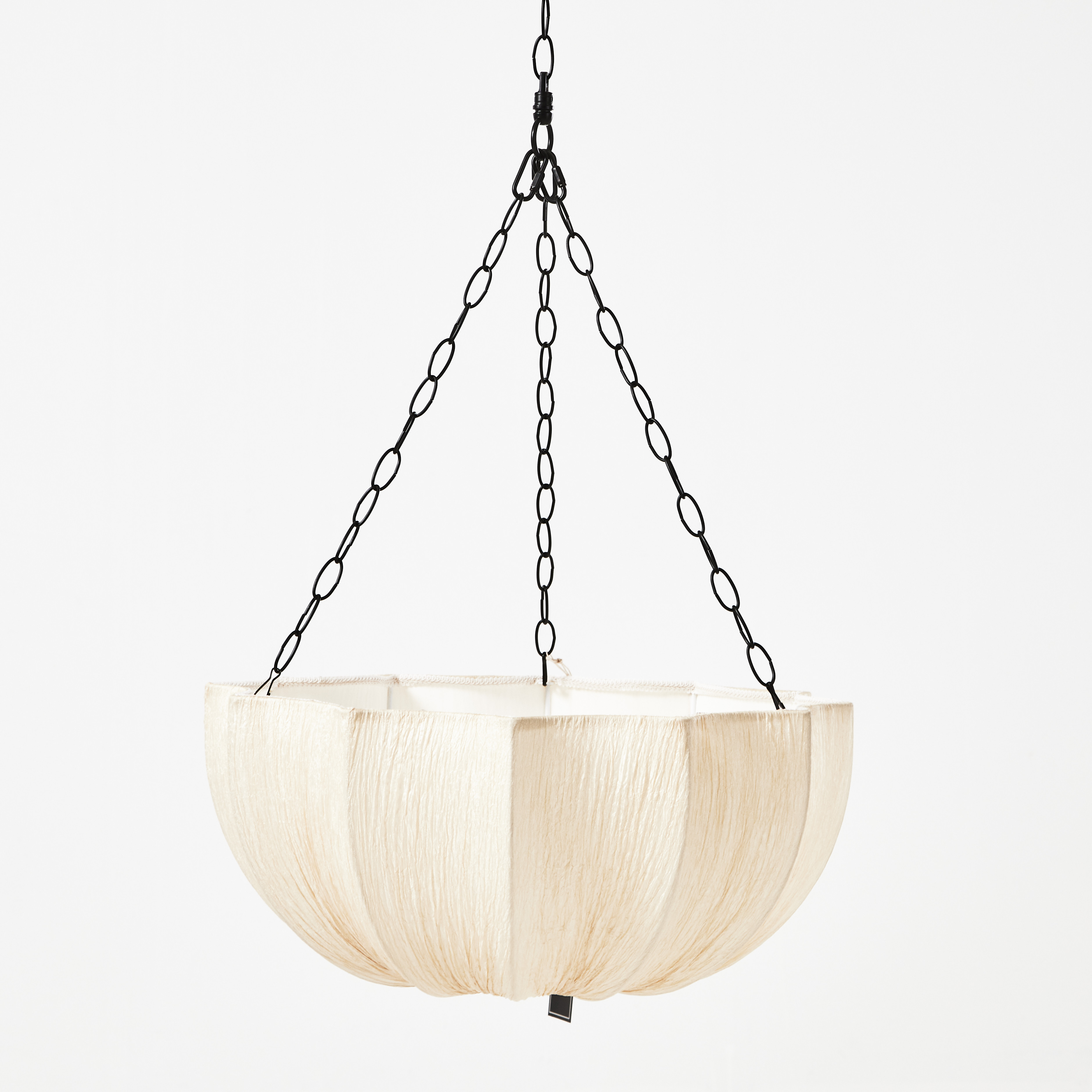 TAKLAMPA, skärm i veckat tyg, upphängning av kedjor, samtida.