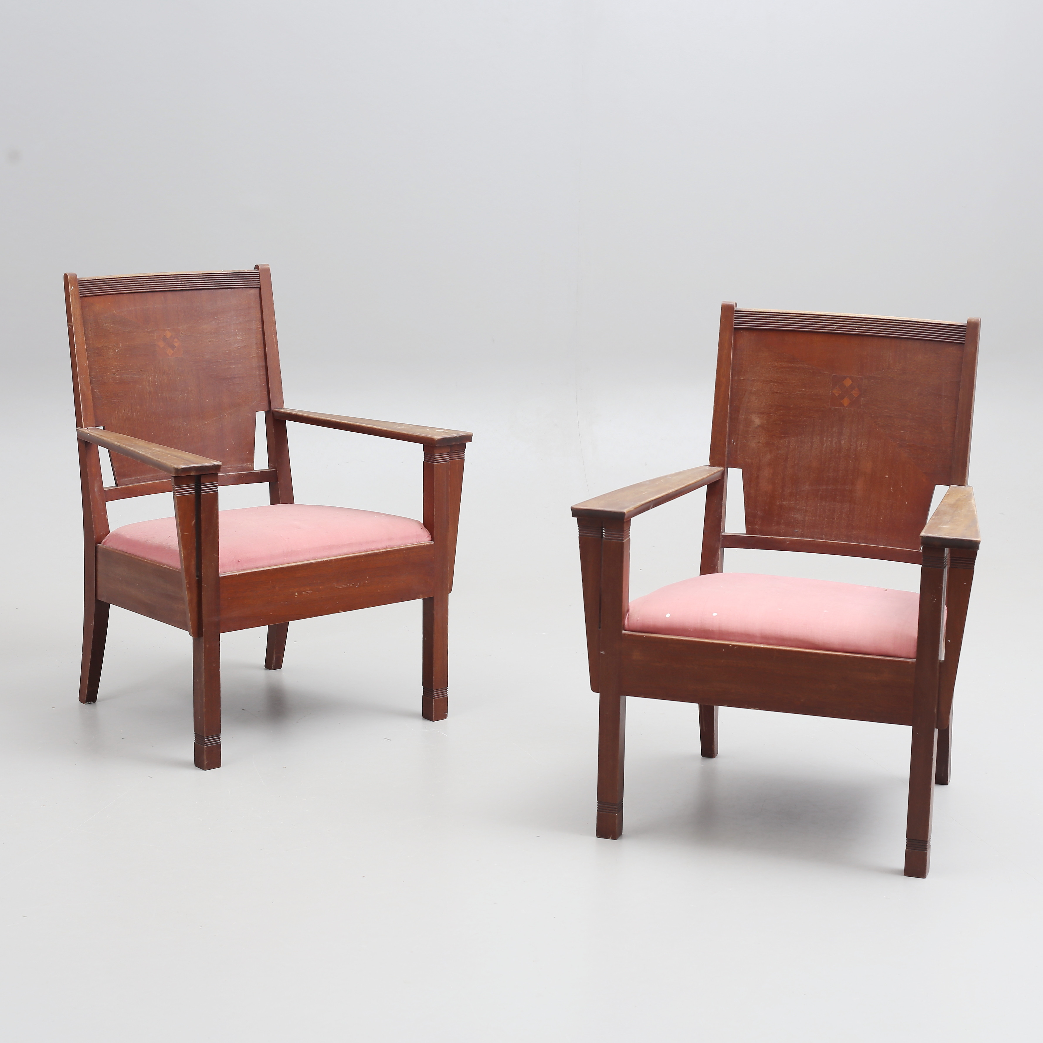 FÅTÖLJER, ett par, jugend, intarsiadekor, Nordiska Kompaniet, brickmärkta, tidigt 1900-tal.