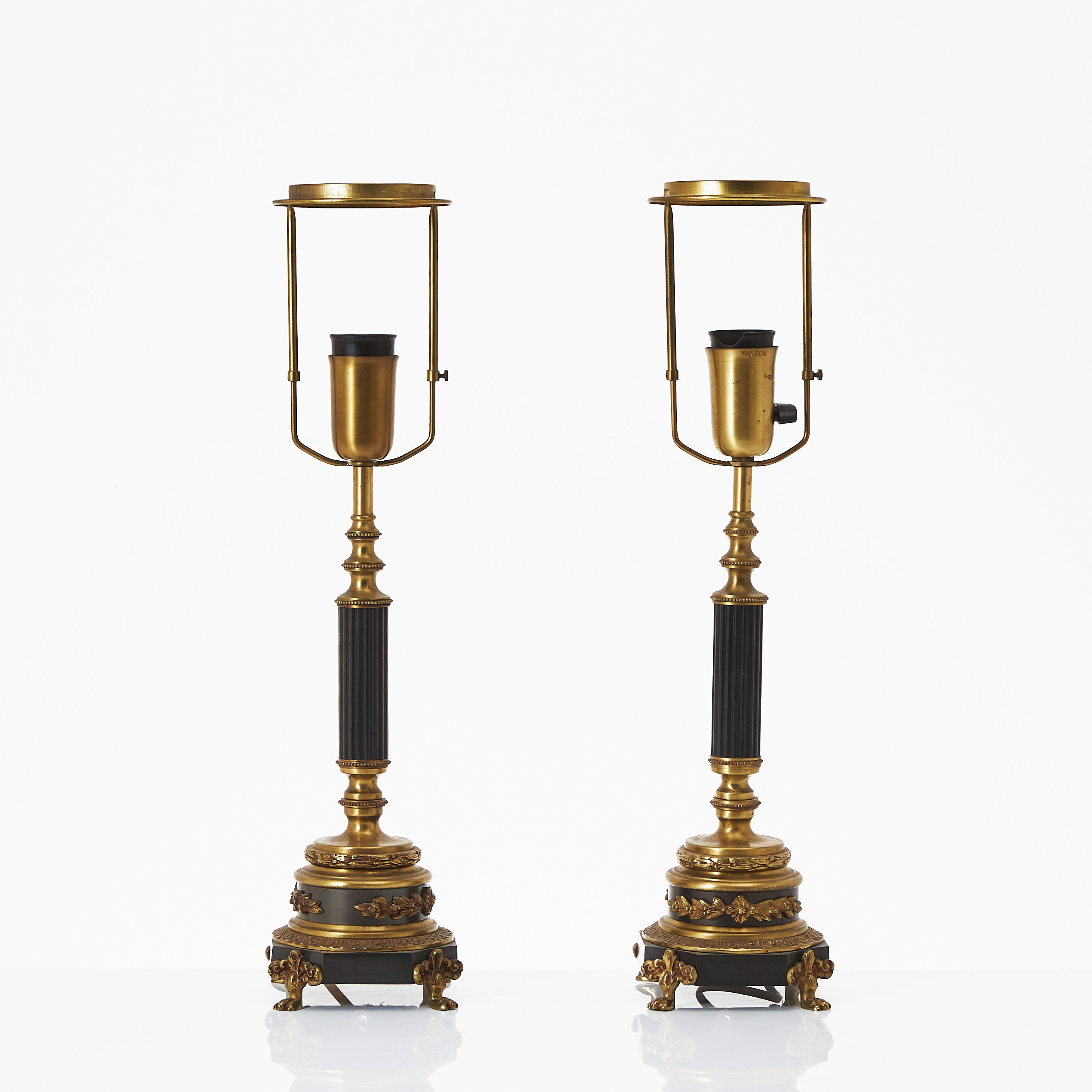 BORDSLAMPOR, ett par, modell 5510, svärtad metall och mässing, Einar Bäckström Metallvarufabrik.